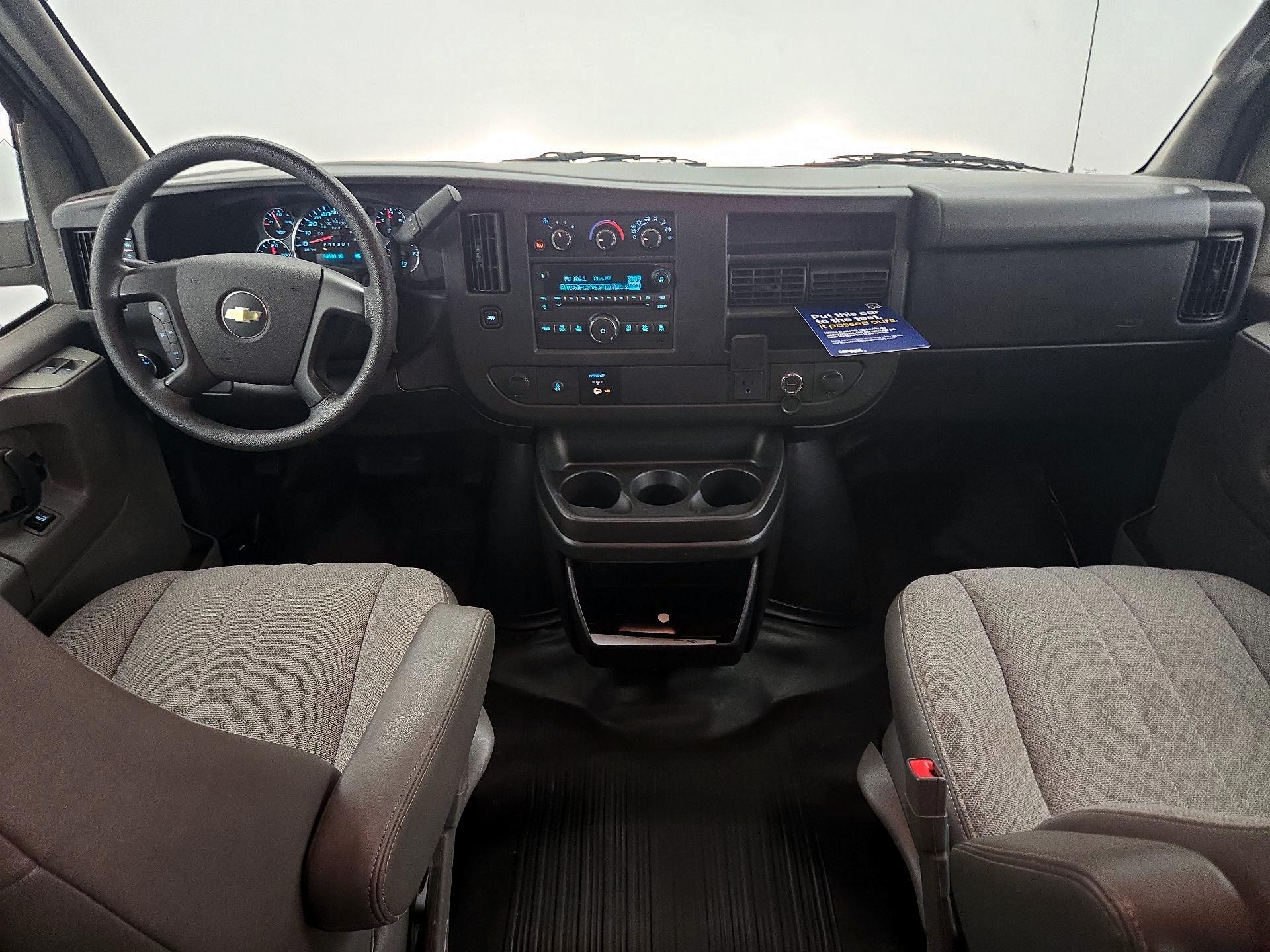 Thumbnail: 2015 Chevrolet Express - 9