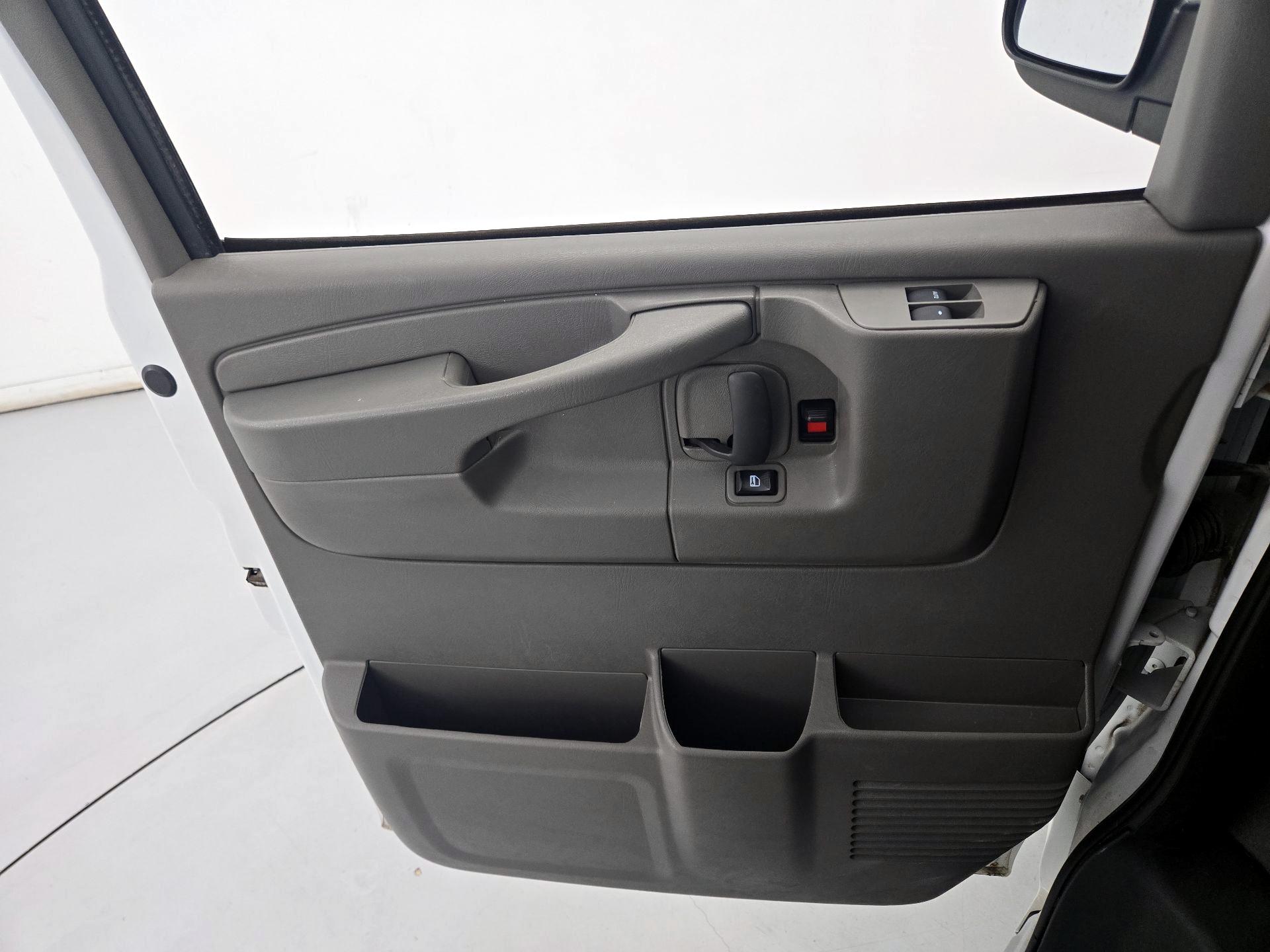 Thumbnail: 2015 Chevrolet Express - 12