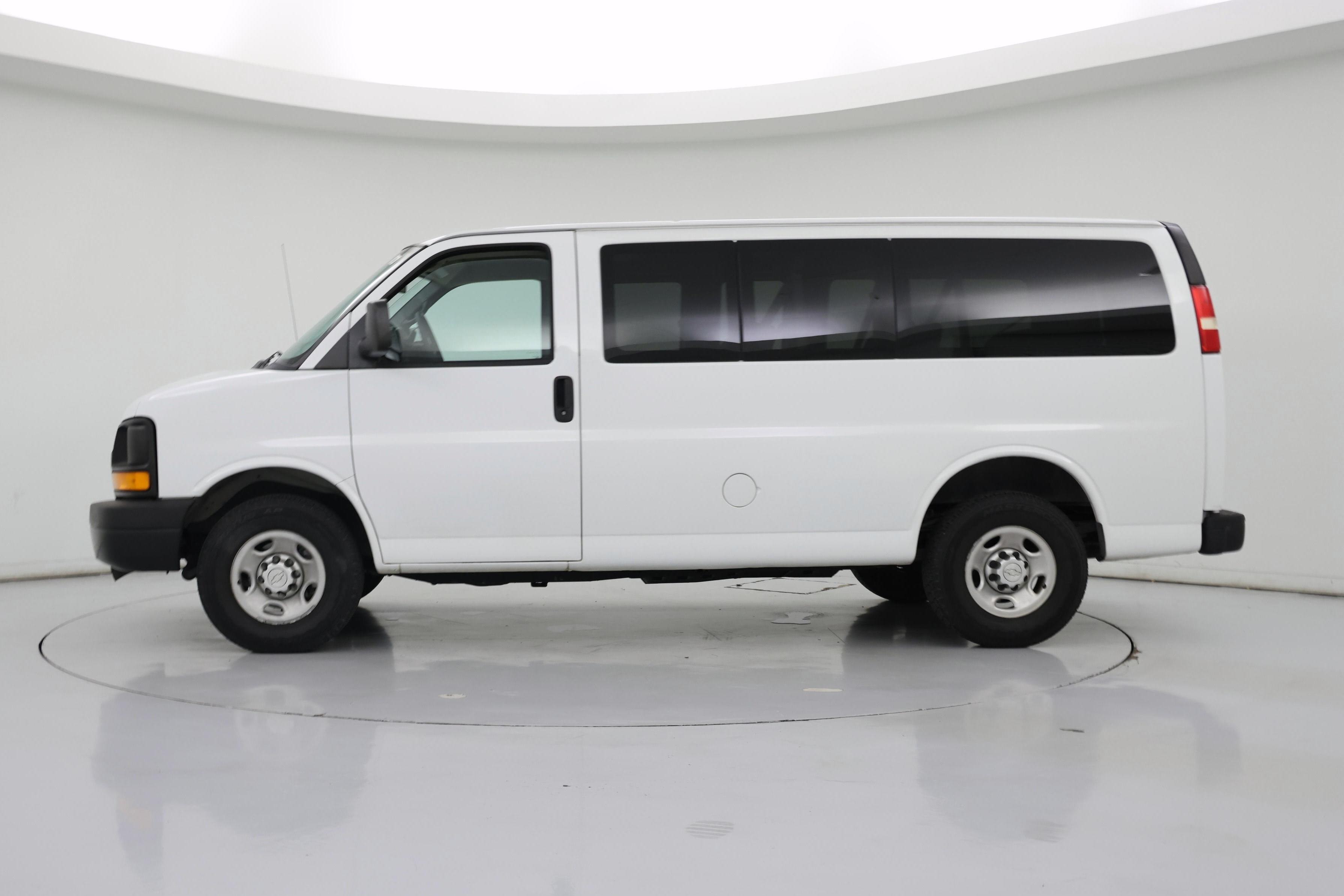 Thumbnail: 2015 Chevrolet Express - 3