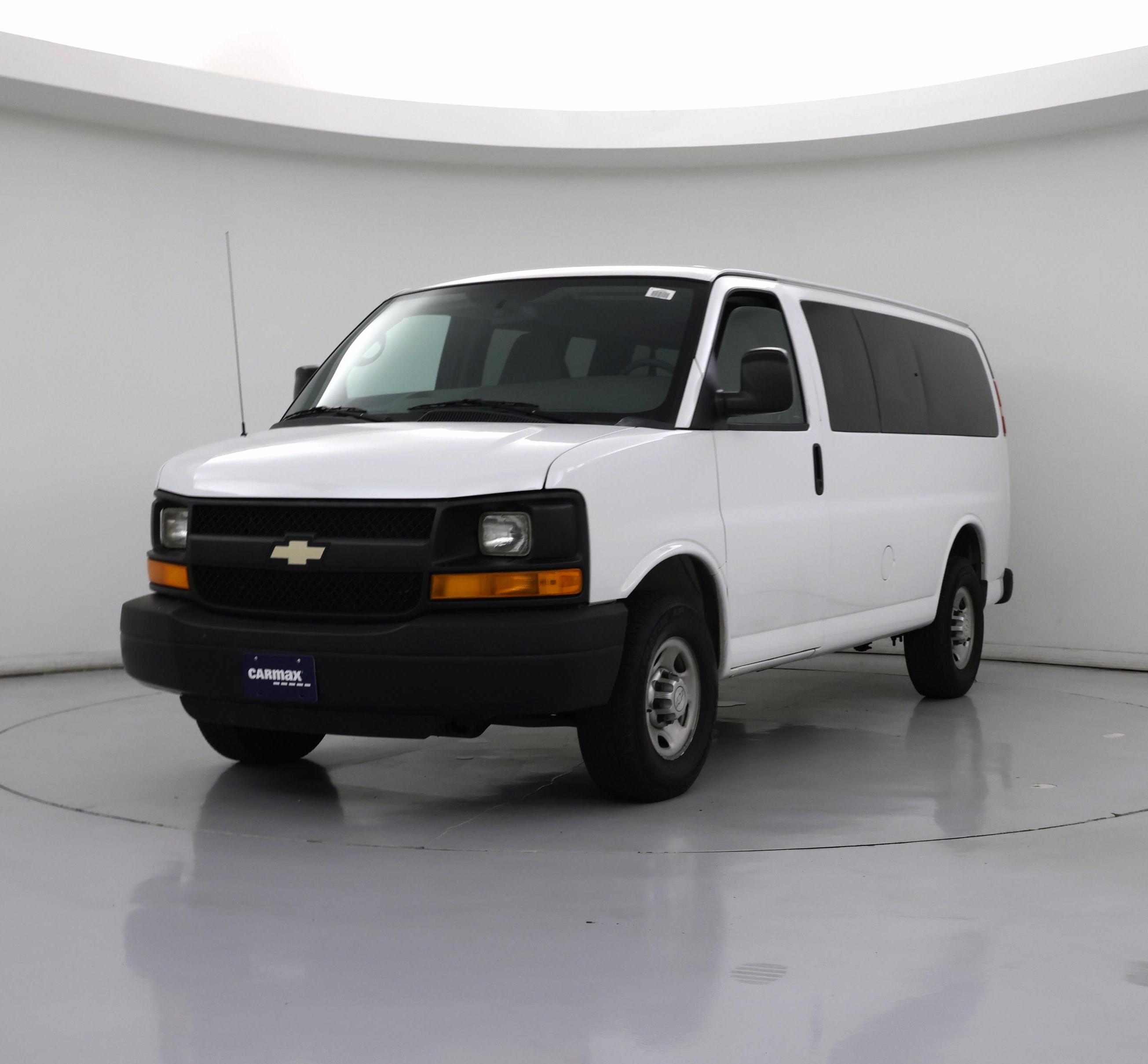 Thumbnail: 2015 Chevrolet Express - 4