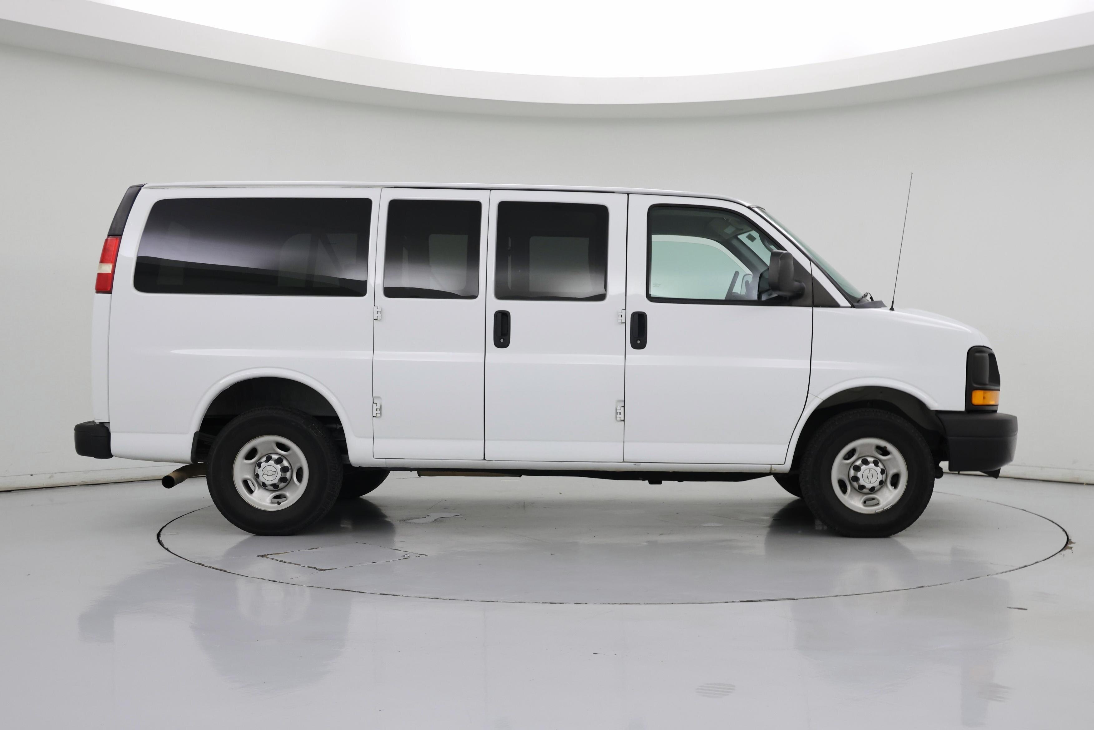 Thumbnail: 2015 Chevrolet Express - 7