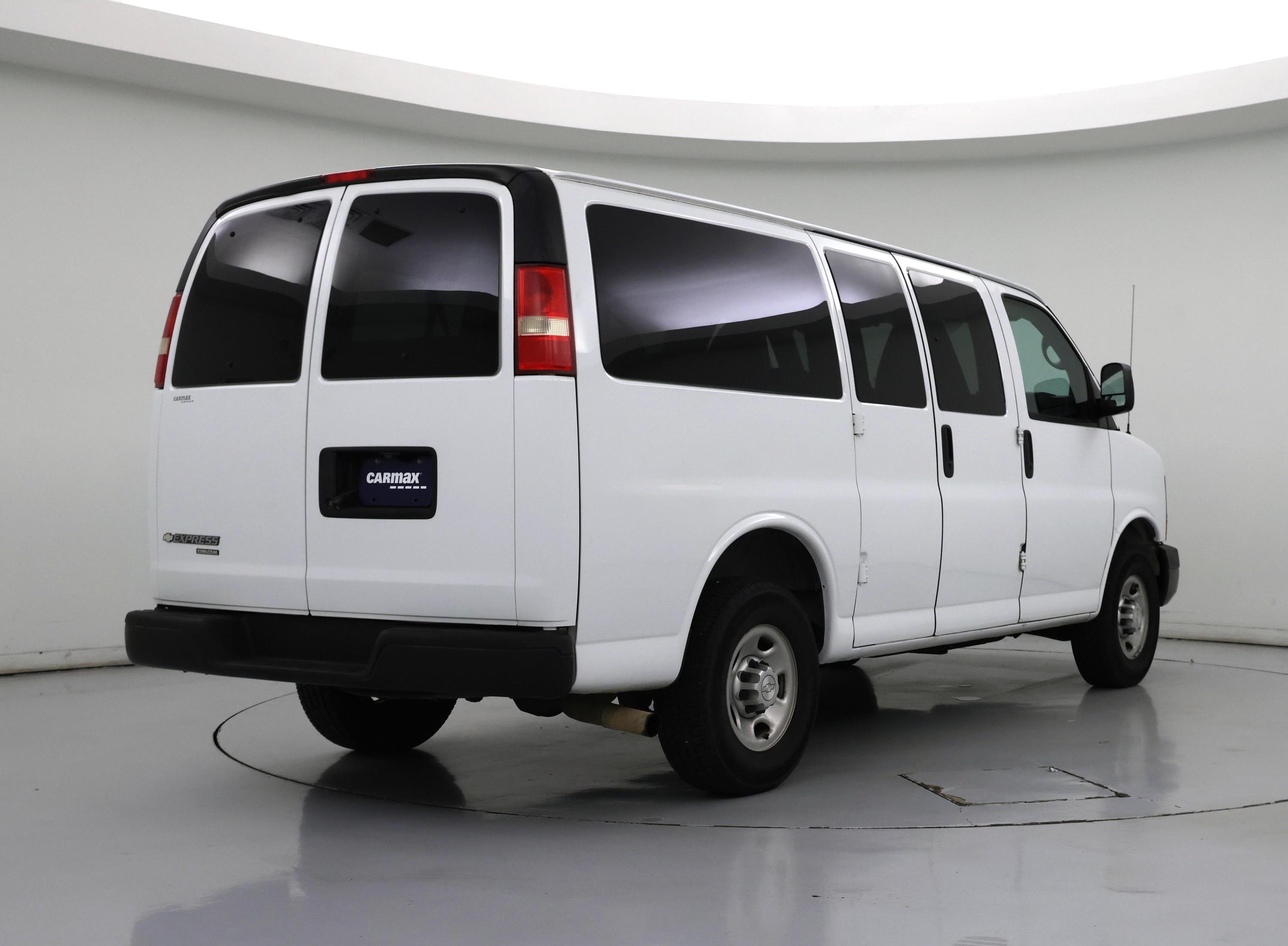 Thumbnail: 2015 Chevrolet Express - 8