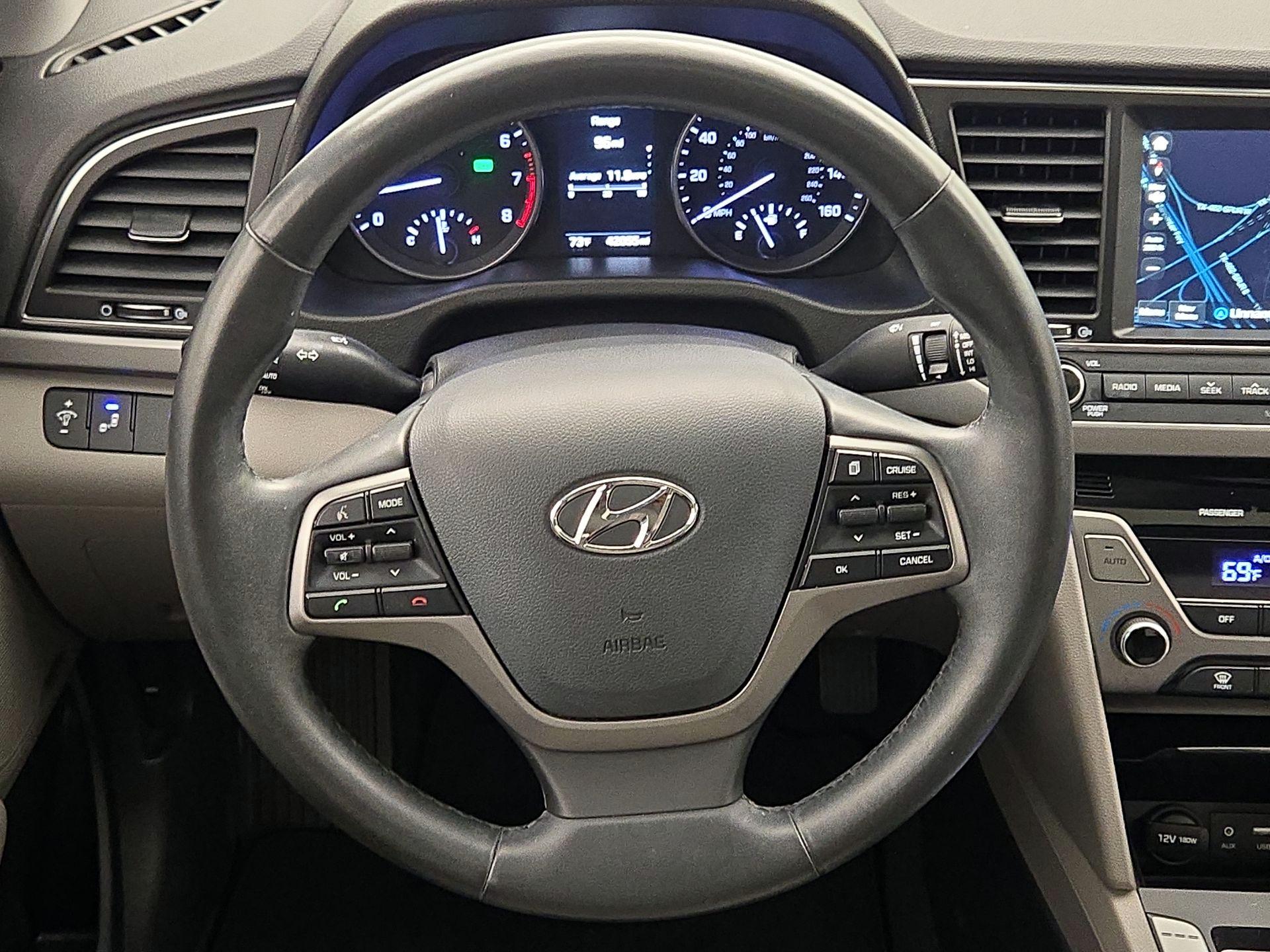Thumbnail: 2017 Hyundai Elantra - 10