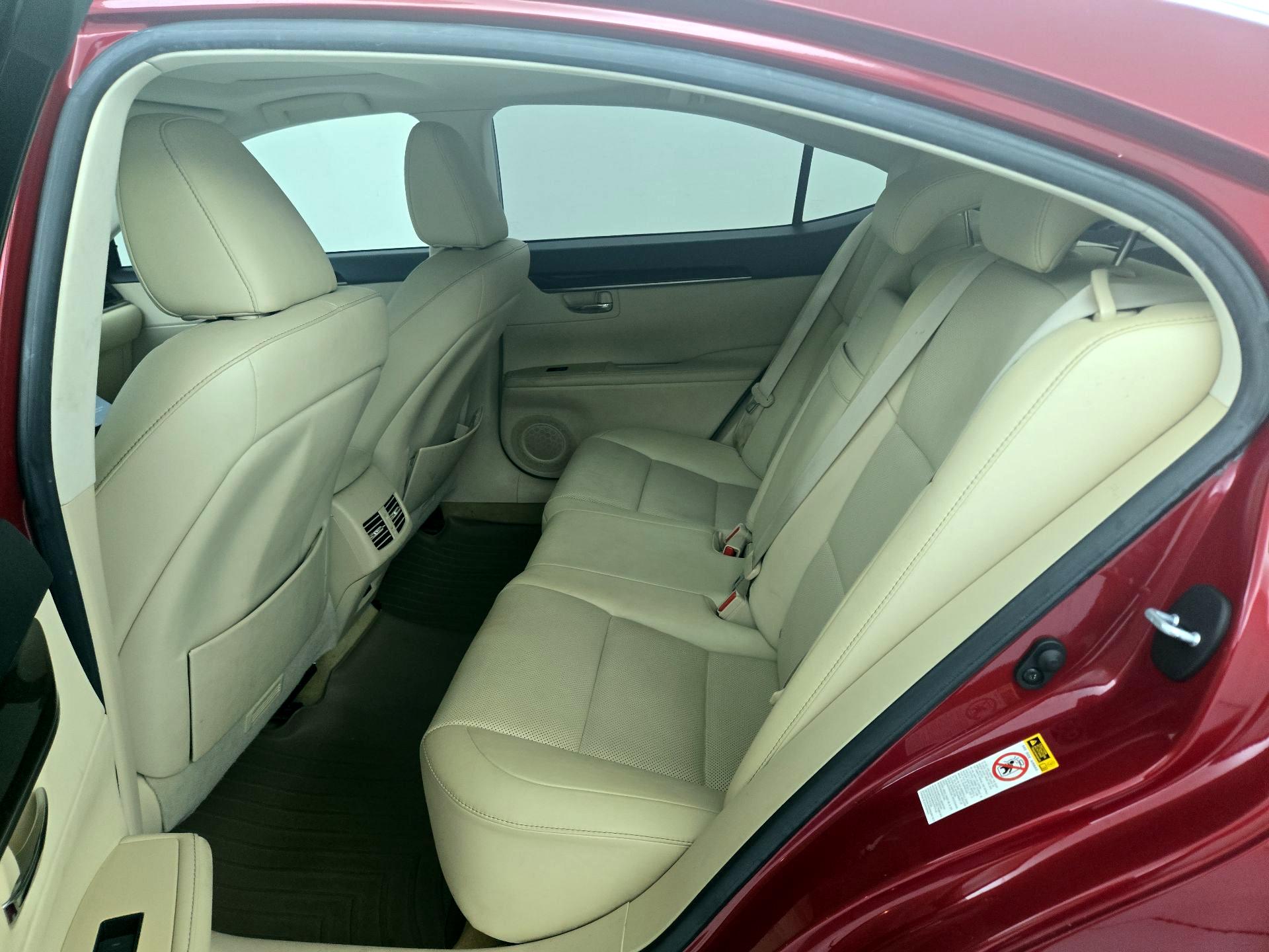 Thumbnail: 2015 Lexus ES - 20