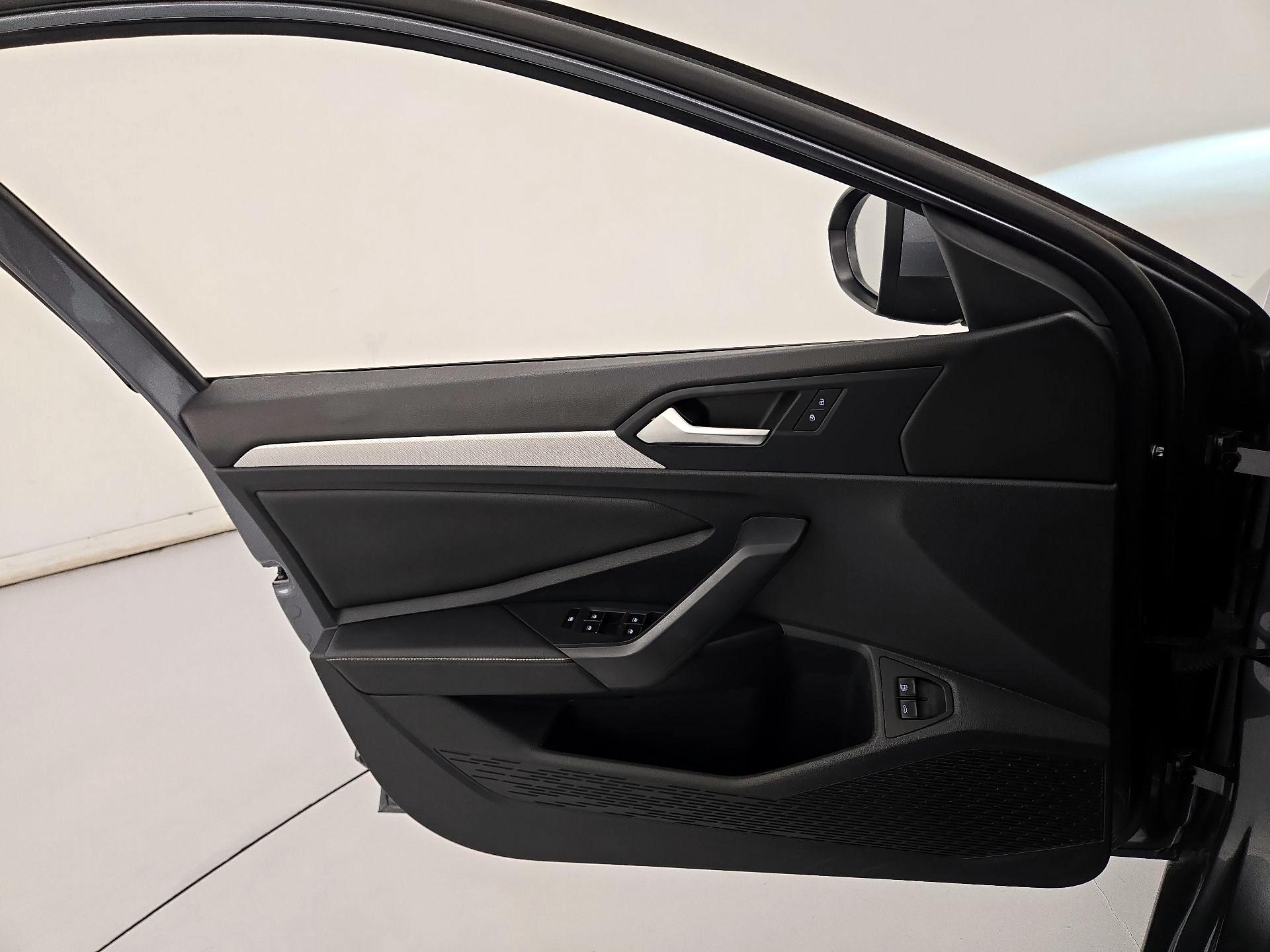 Thumbnail: 2024 Volkswagen Jetta - 12