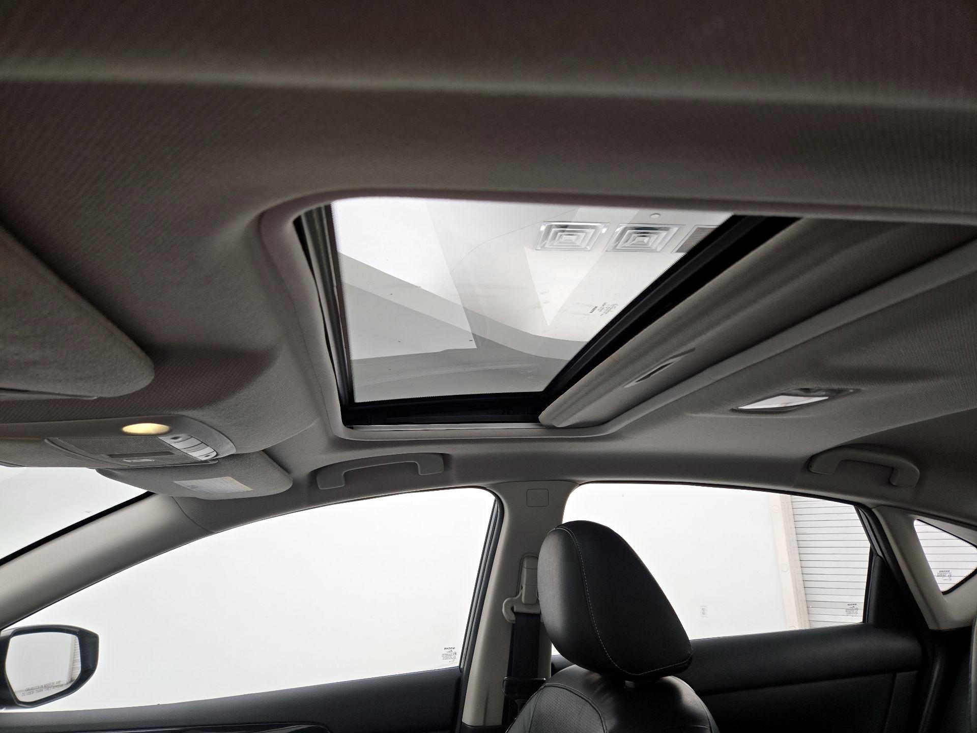 Thumbnail: 2016 Nissan Sentra - 20