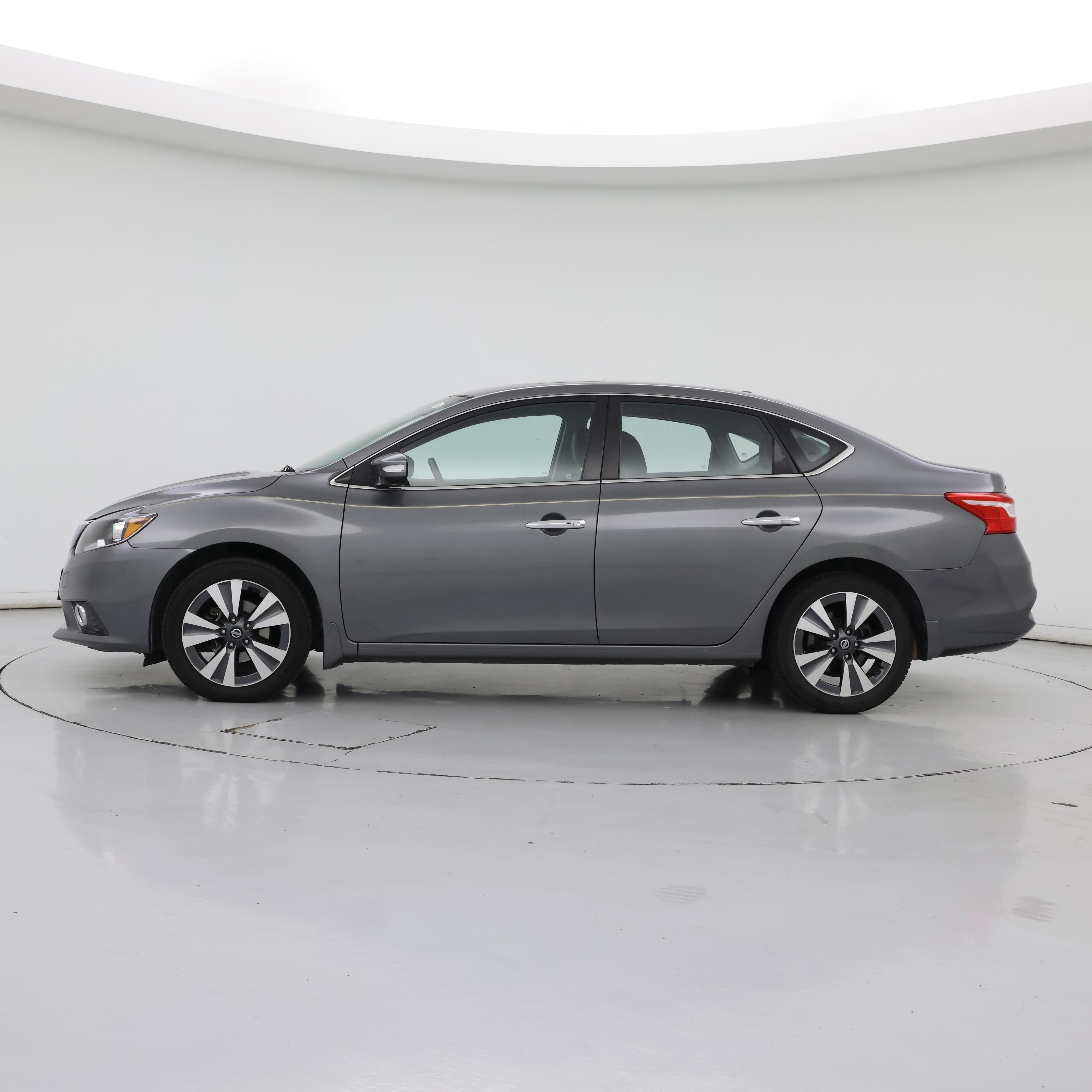 Thumbnail: 2016 Nissan Sentra - 3