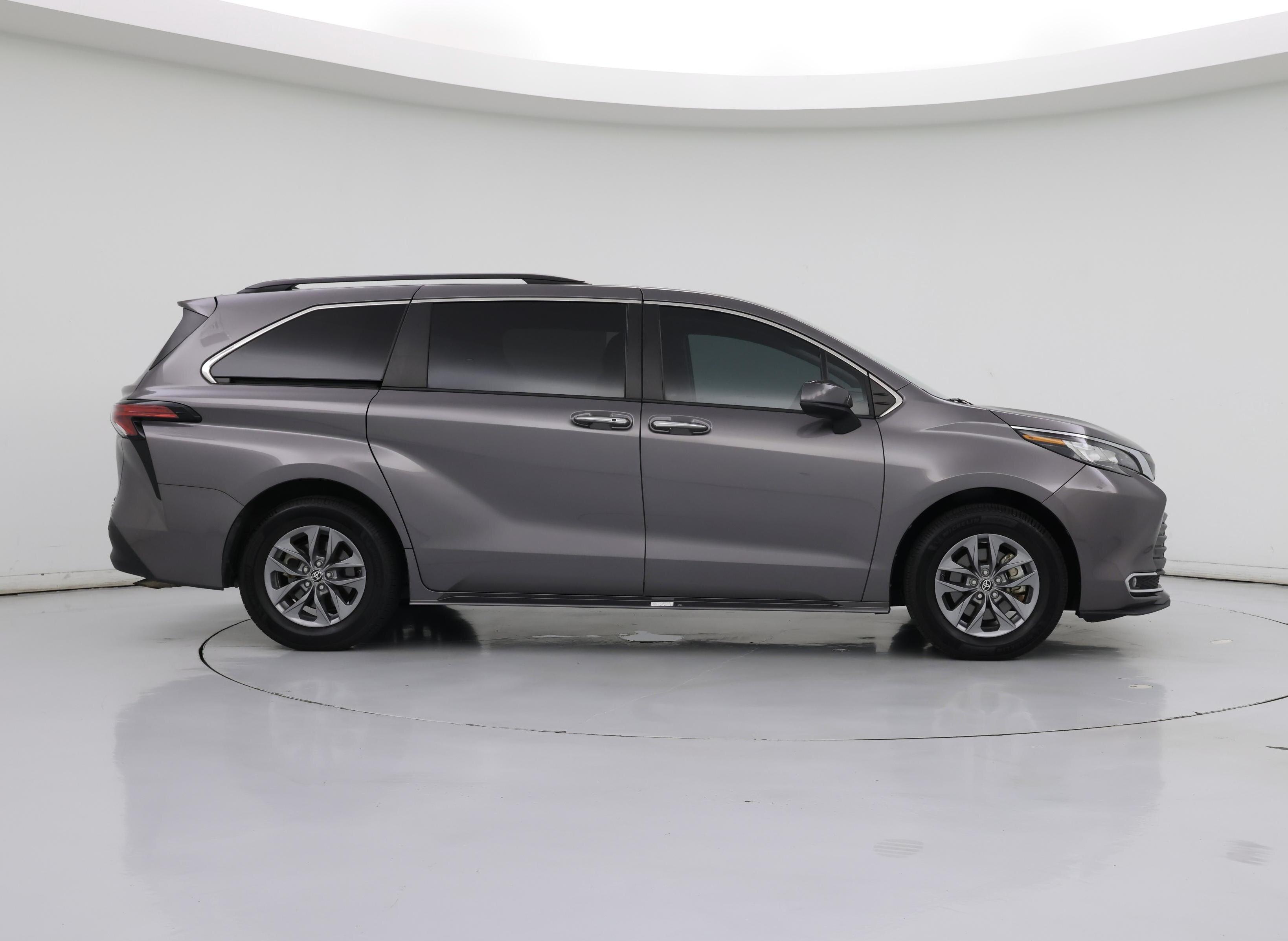 Thumbnail: 2022 Toyota Sienna - 7