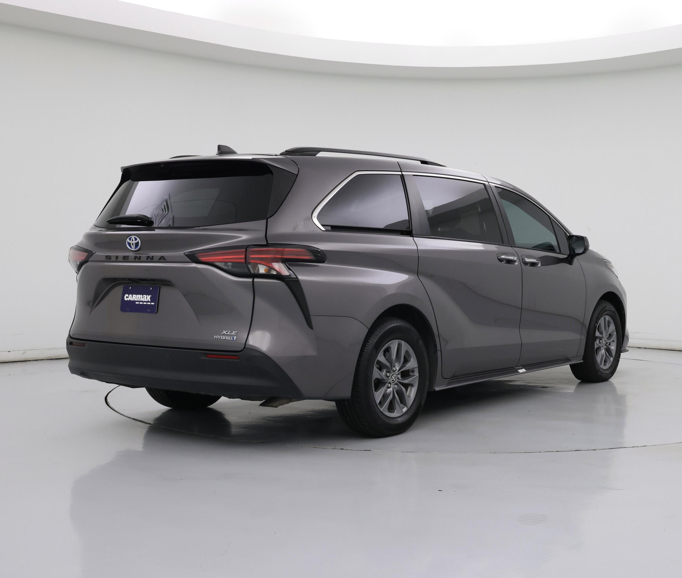 Thumbnail: 2022 Toyota Sienna - 8