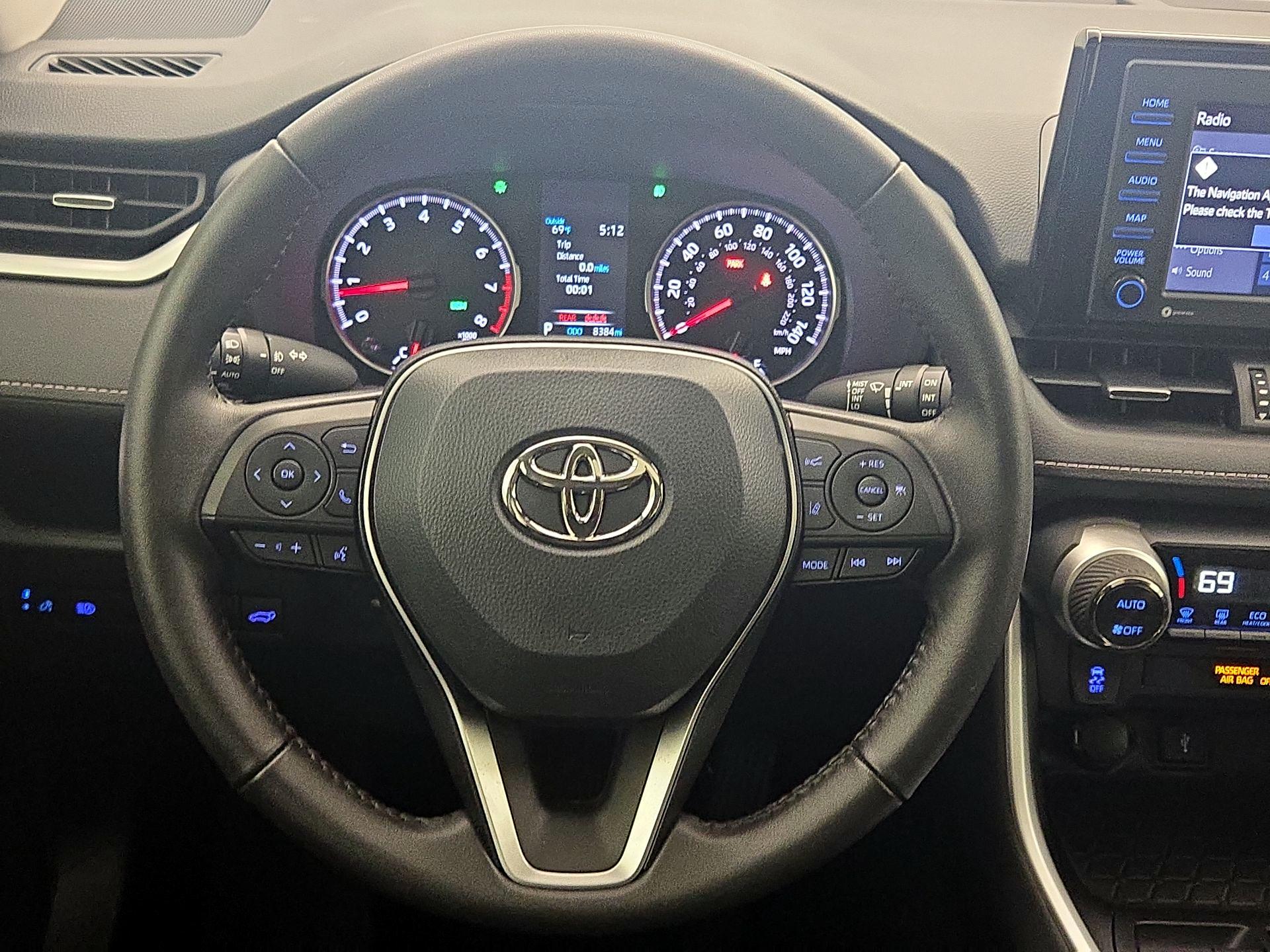 Thumbnail: 2022 Toyota RAV4 - 10