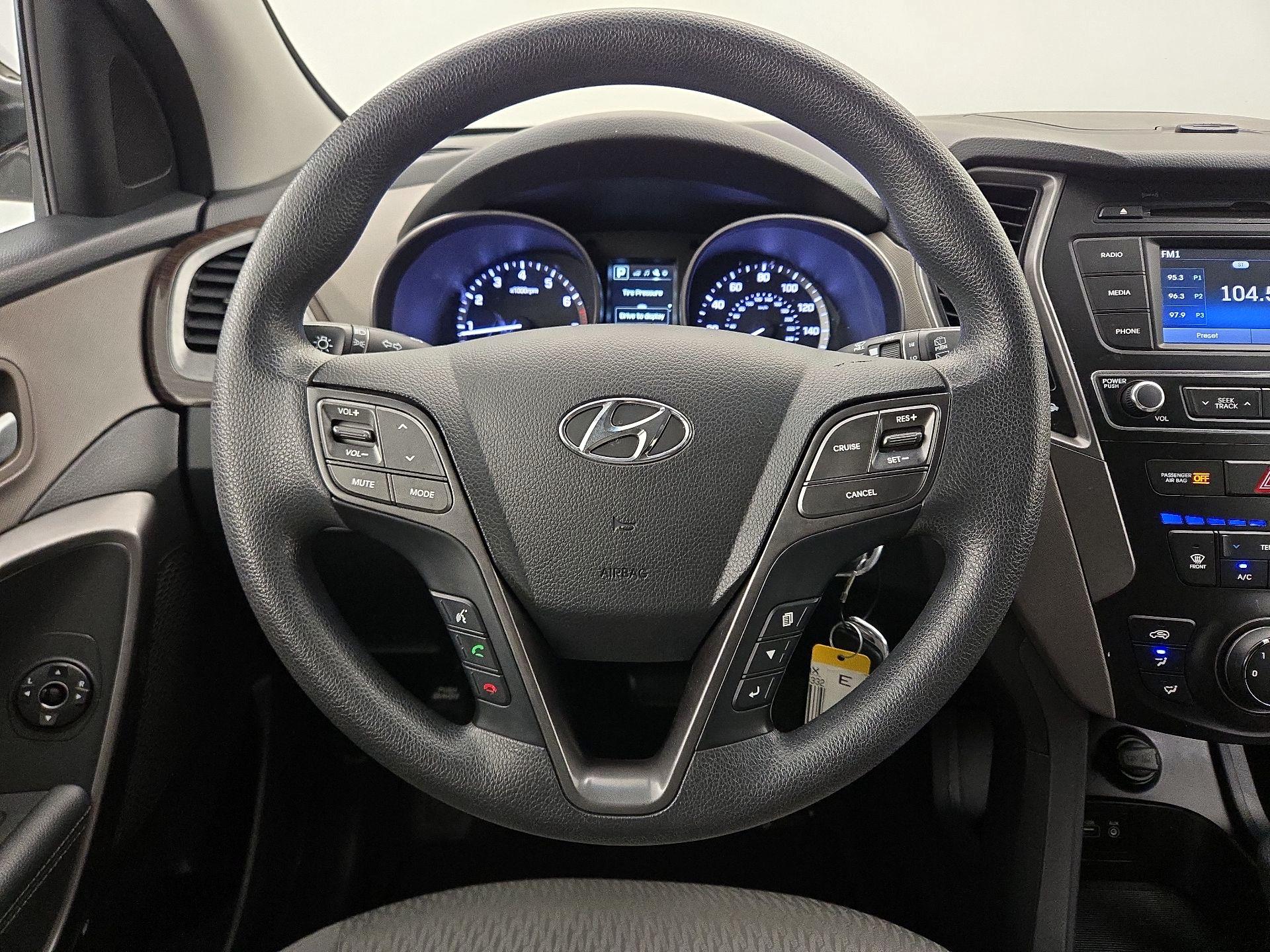 Thumbnail: 2017 Hyundai Santa Fe - 10