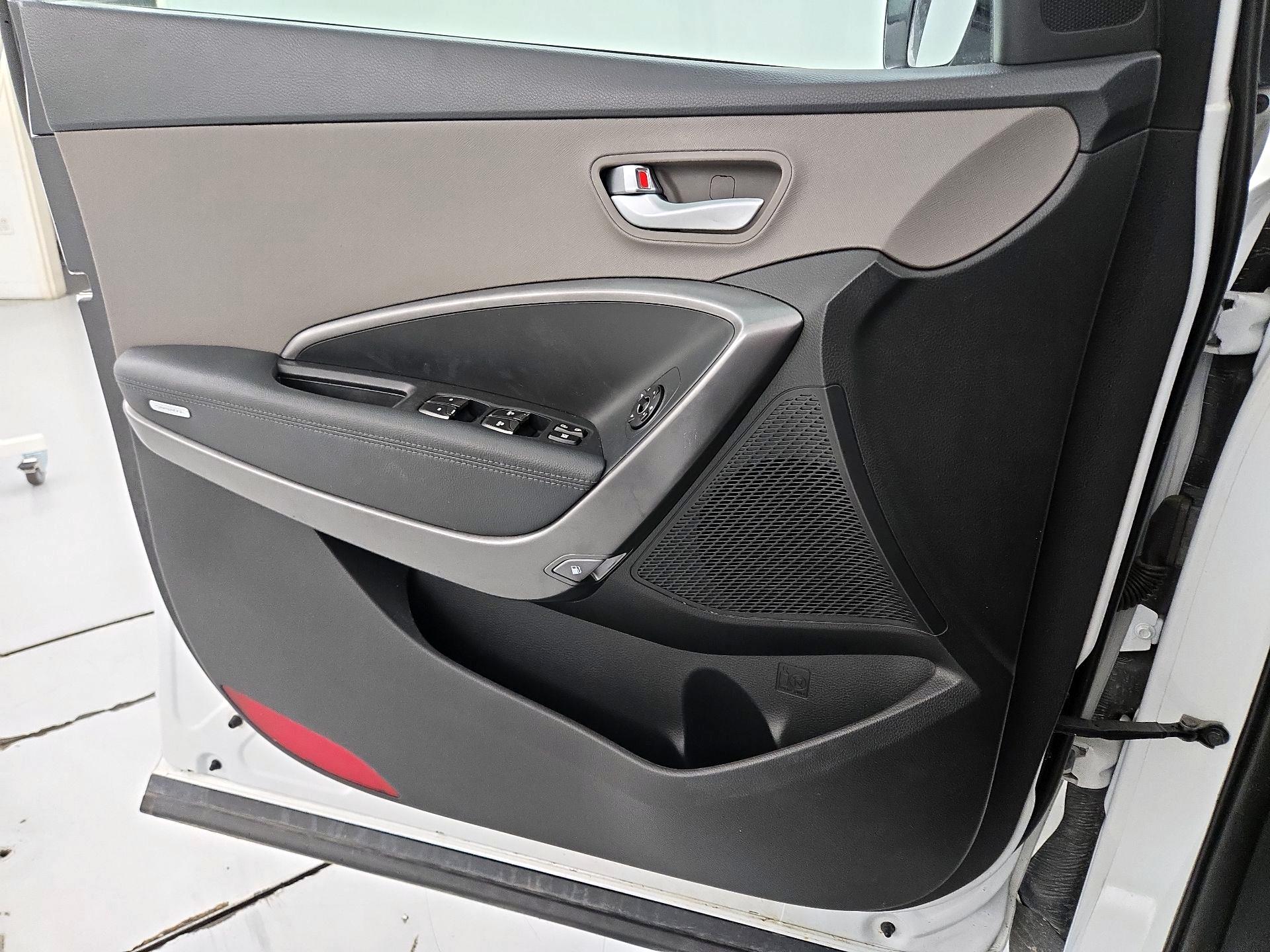 Thumbnail: 2017 Hyundai Santa Fe - 12