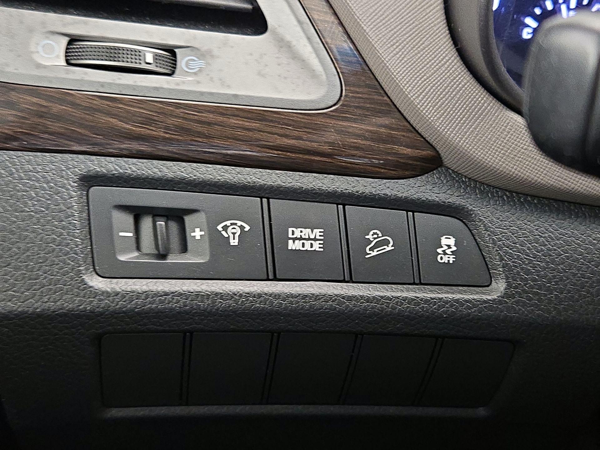 Thumbnail: 2017 Hyundai Santa Fe - 13