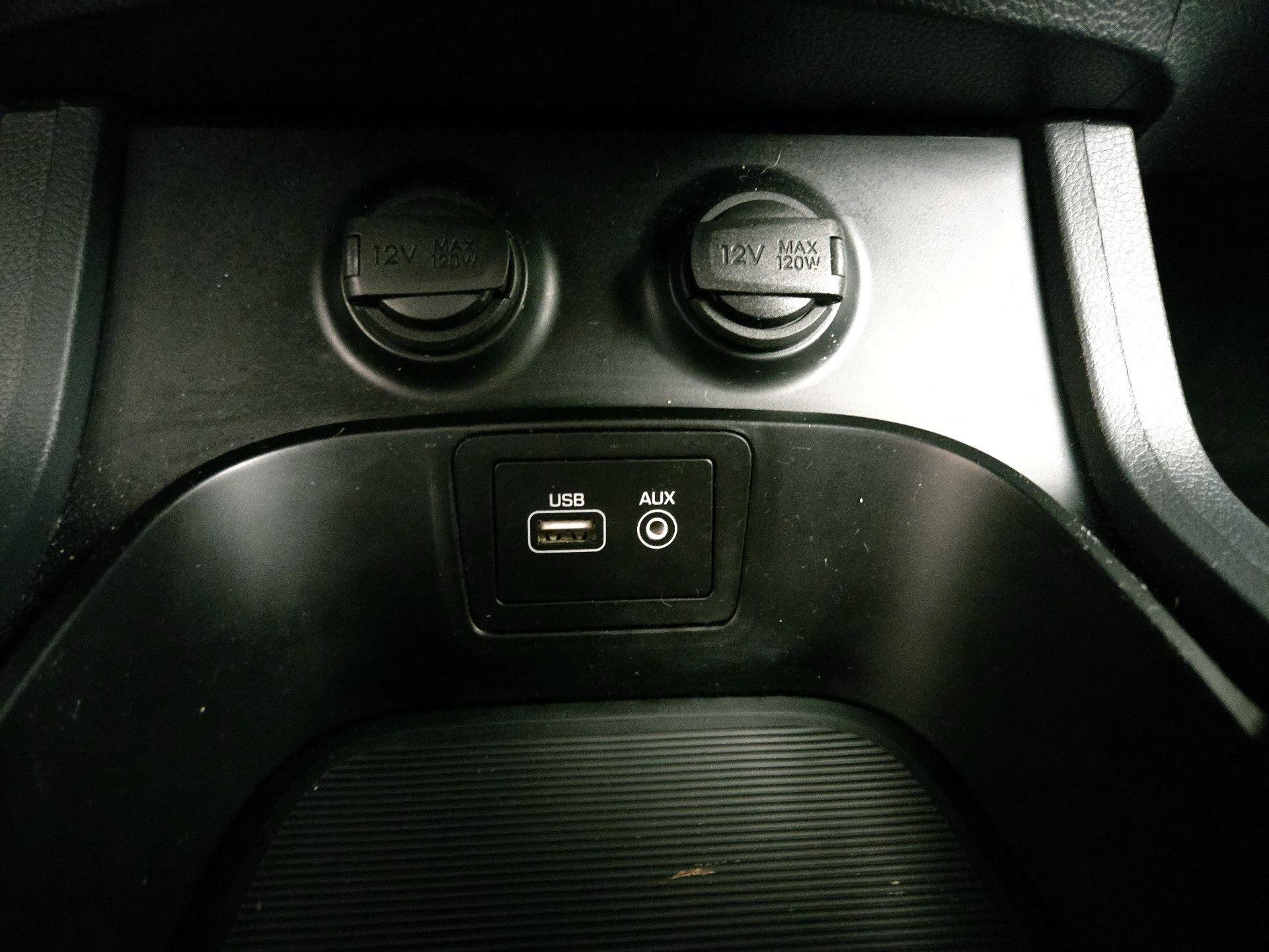 Thumbnail: 2017 Hyundai Santa Fe - 18