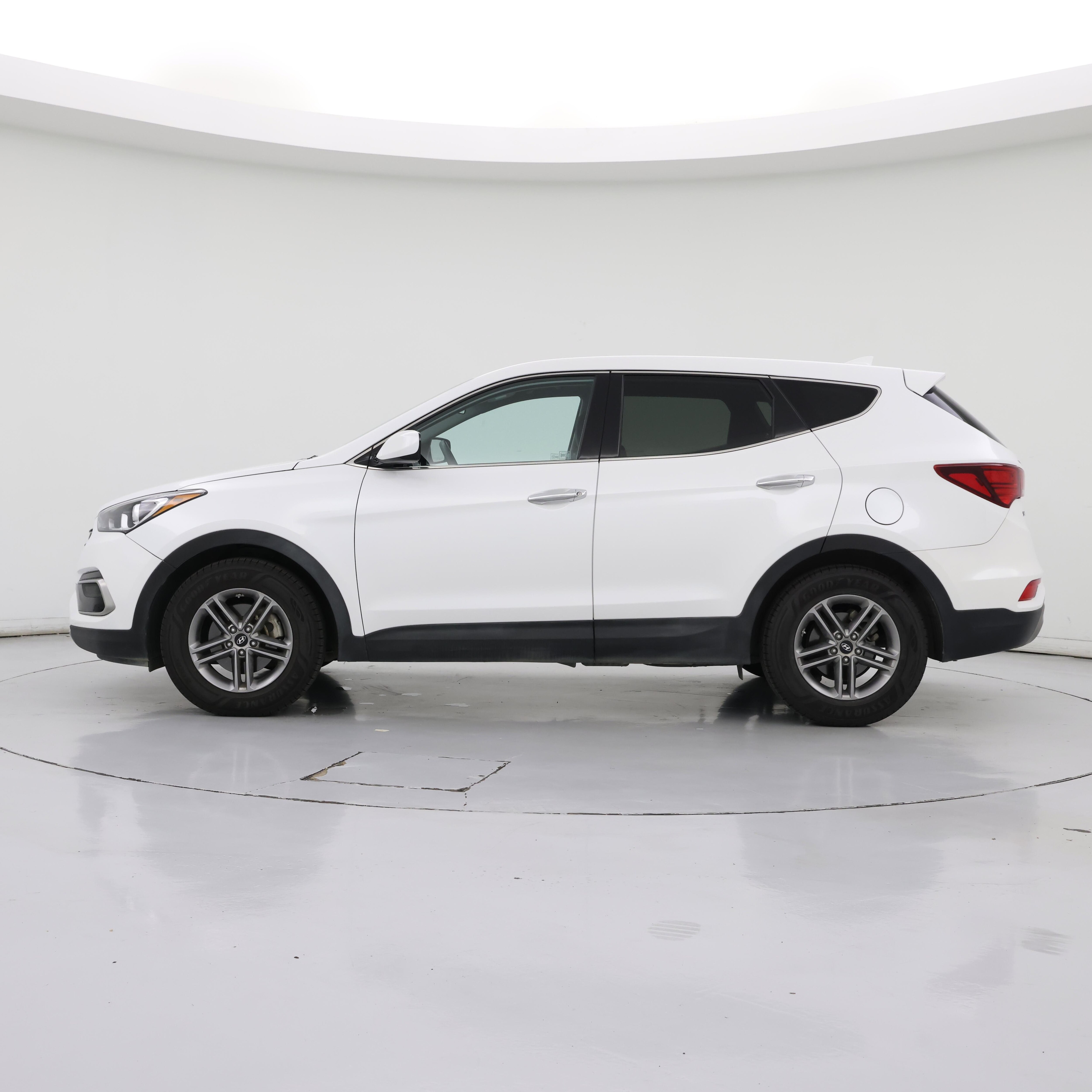 Thumbnail: 2017 Hyundai Santa Fe - 3