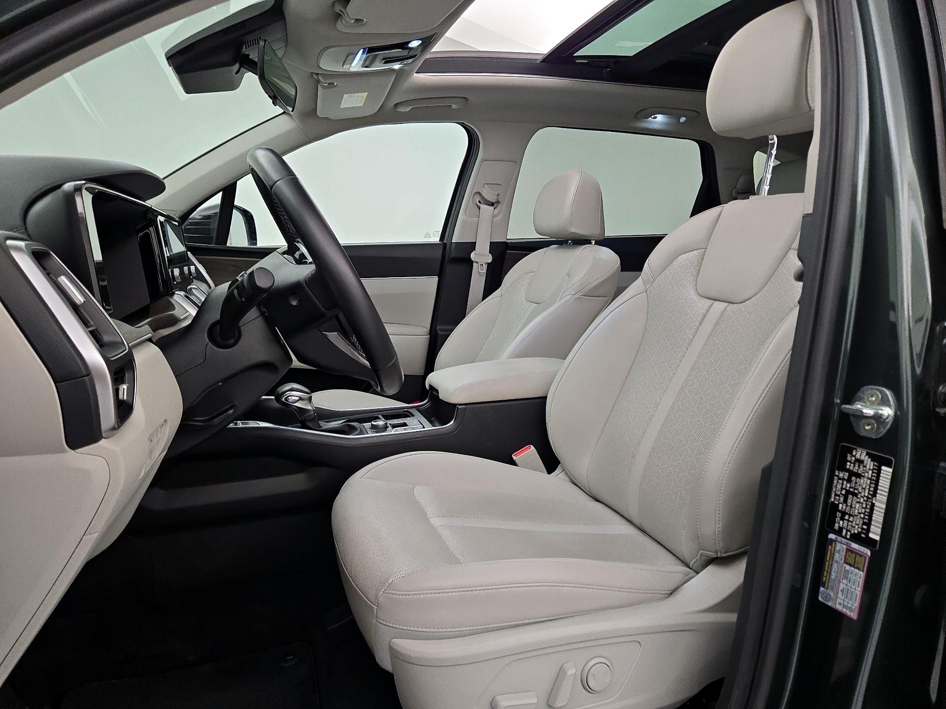 Thumbnail: 2022 Kia Sorento - 11