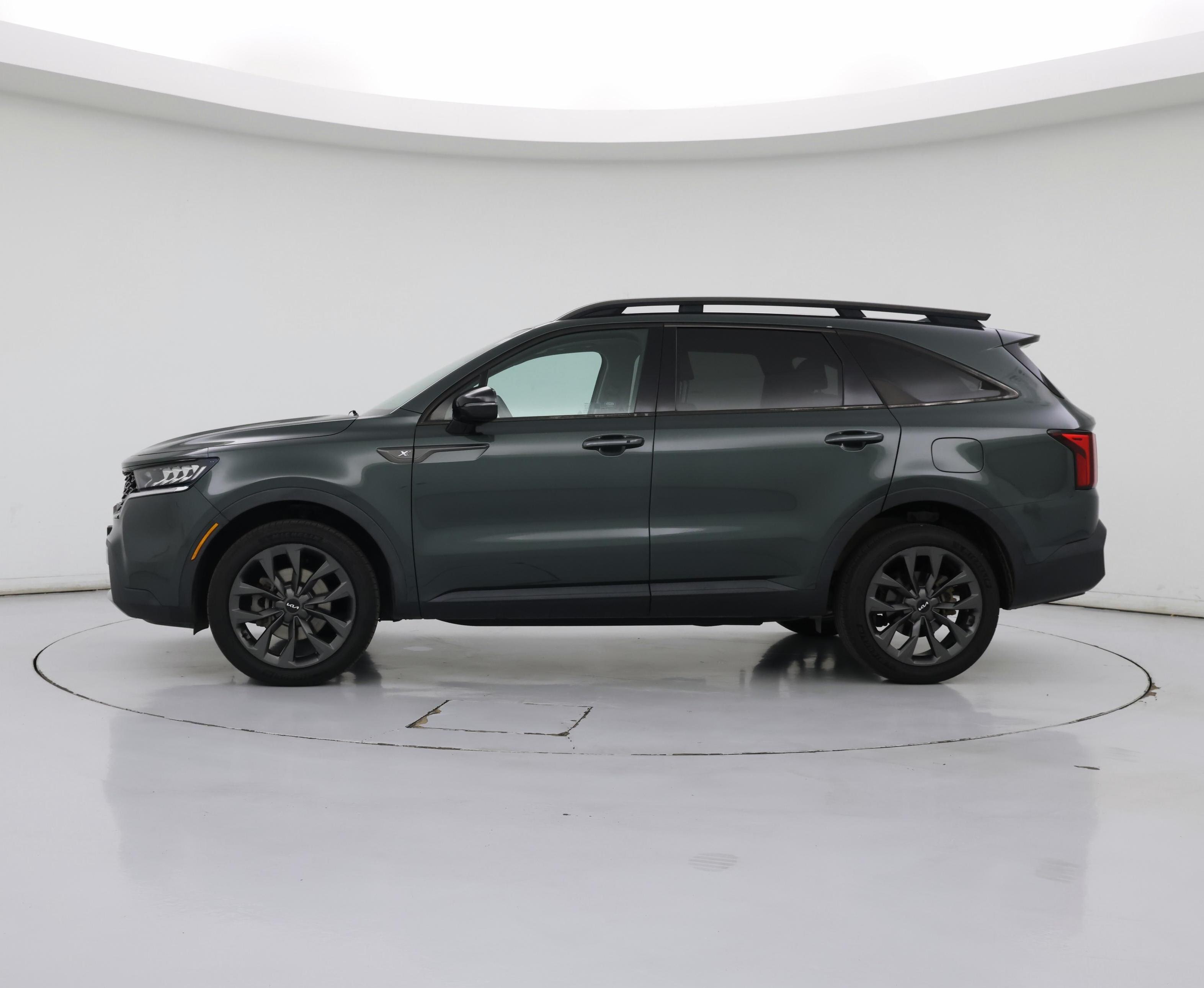 Thumbnail: 2022 Kia Sorento - 3
