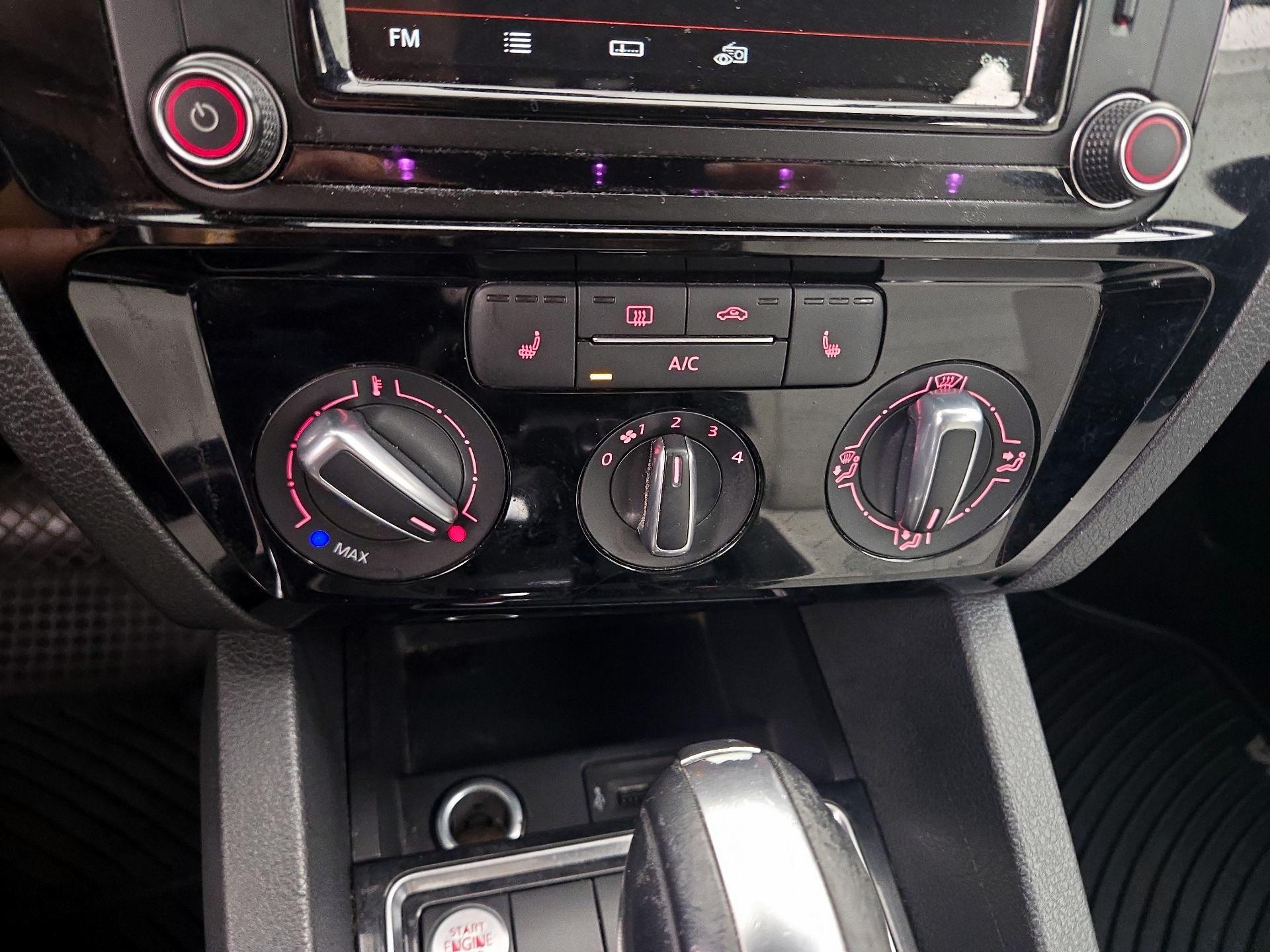 Thumbnail: 2016 Volkswagen Jetta - 17