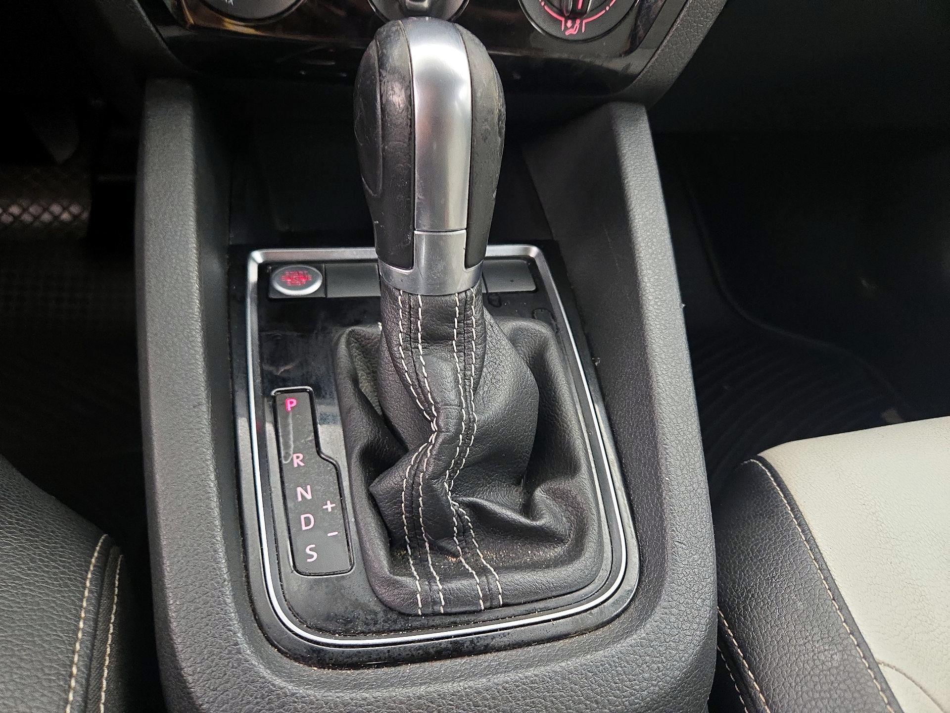 Thumbnail: 2016 Volkswagen Jetta - 18