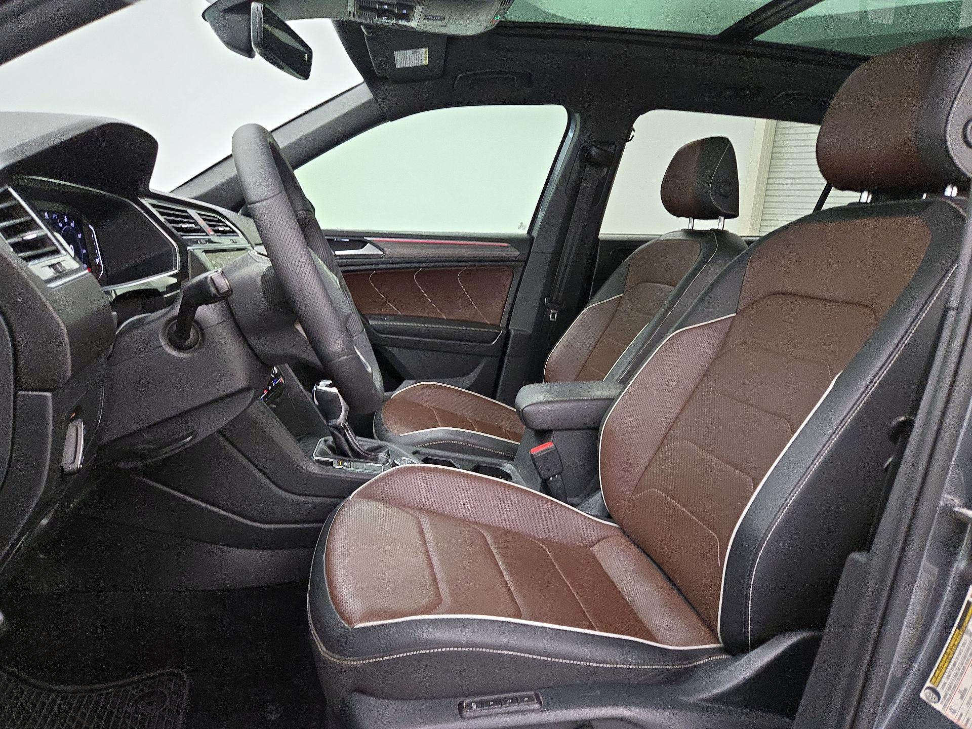 Thumbnail: 2022 Volkswagen Tiguan - 11
