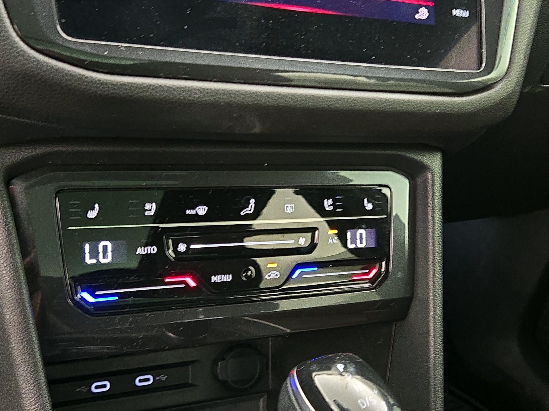 Thumbnail: 2022 Volkswagen Tiguan - 17