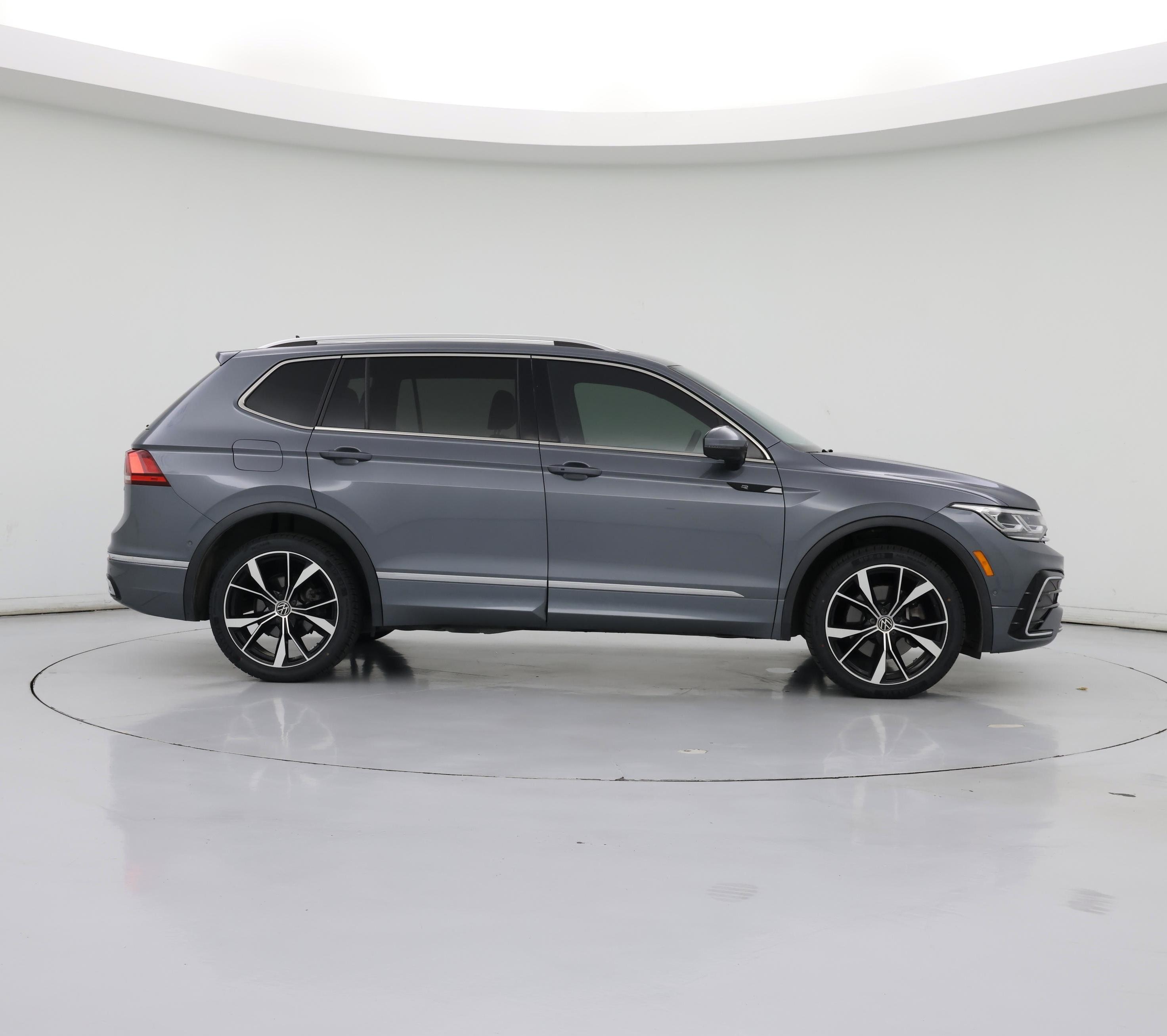 Thumbnail: 2022 Volkswagen Tiguan - 7