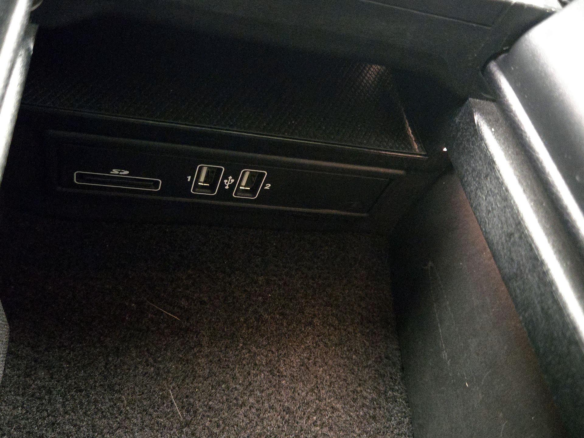 Thumbnail: 2016 Mercedes-Benz C-Class - 19