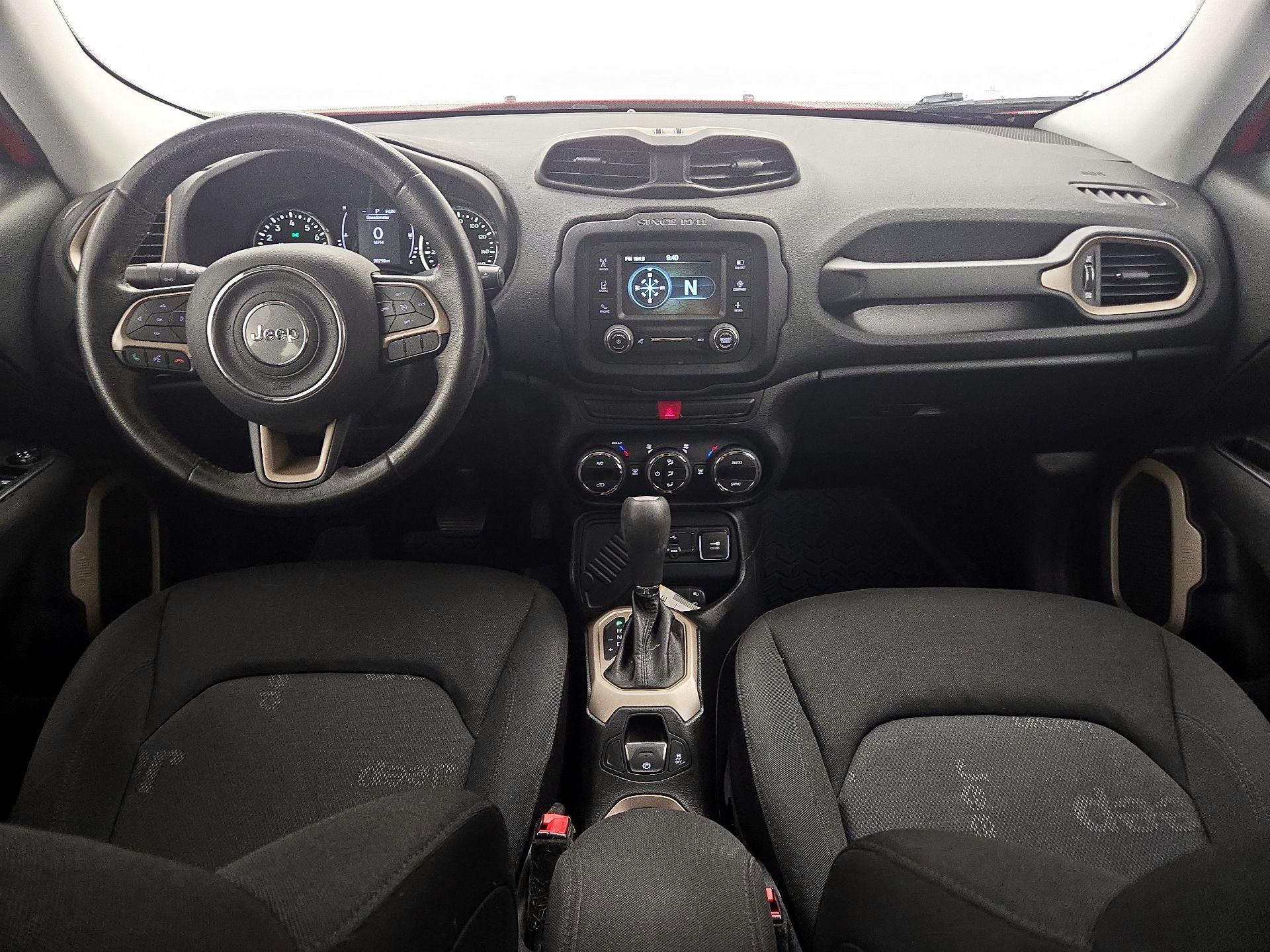 Thumbnail: 2015 Jeep Renegade - 9