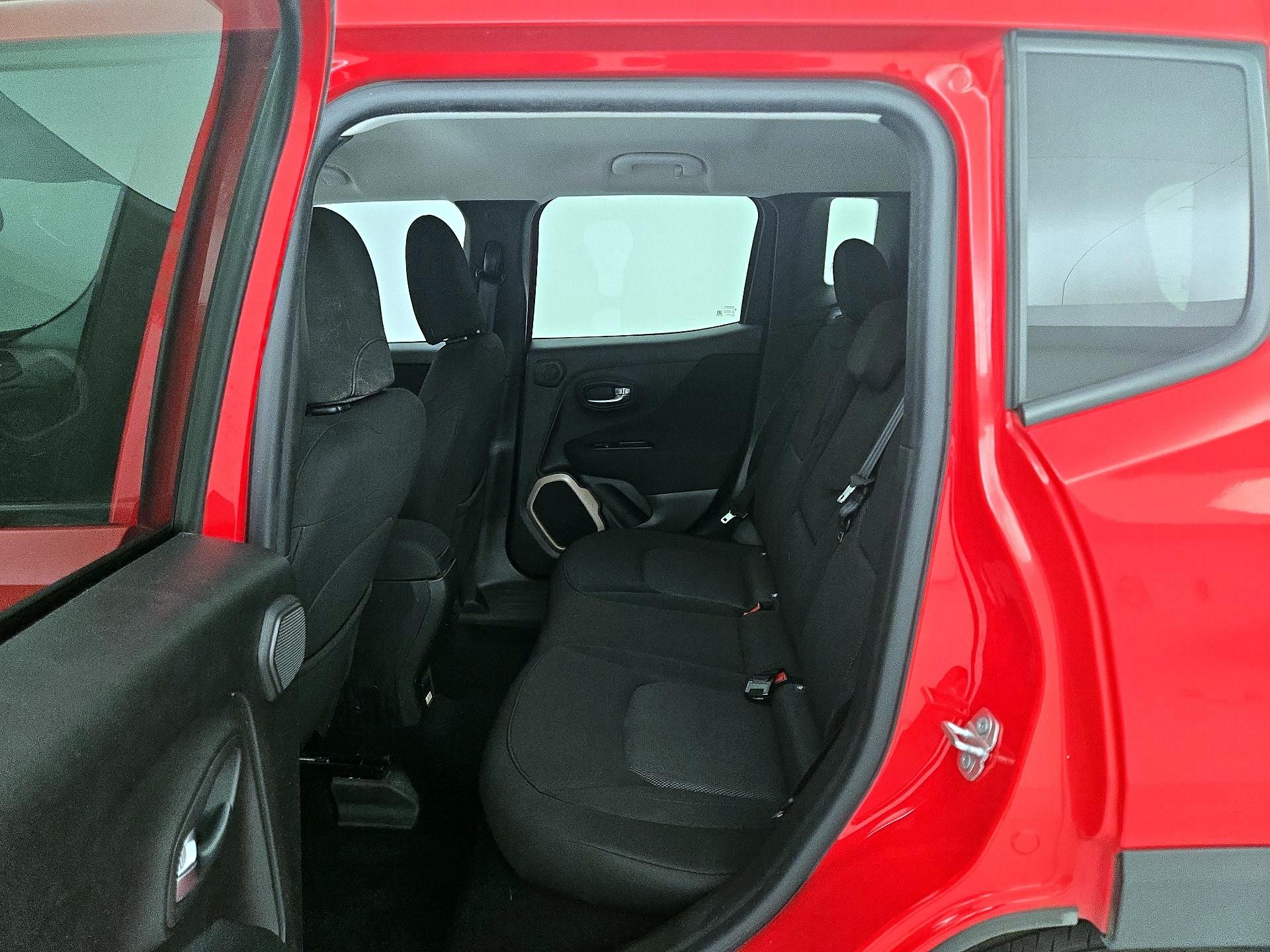 Thumbnail: 2015 Jeep Renegade - 19