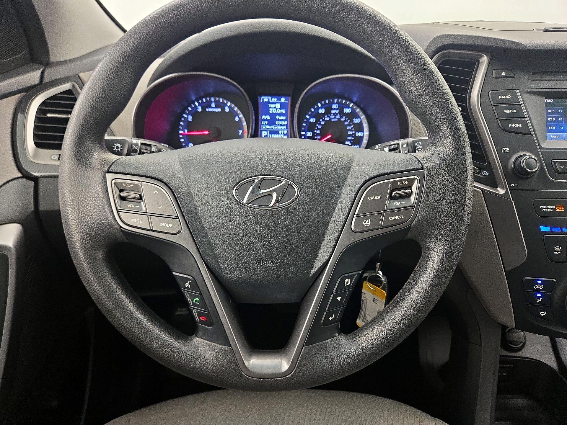 Thumbnail: 2016 Hyundai Santa Fe - 10