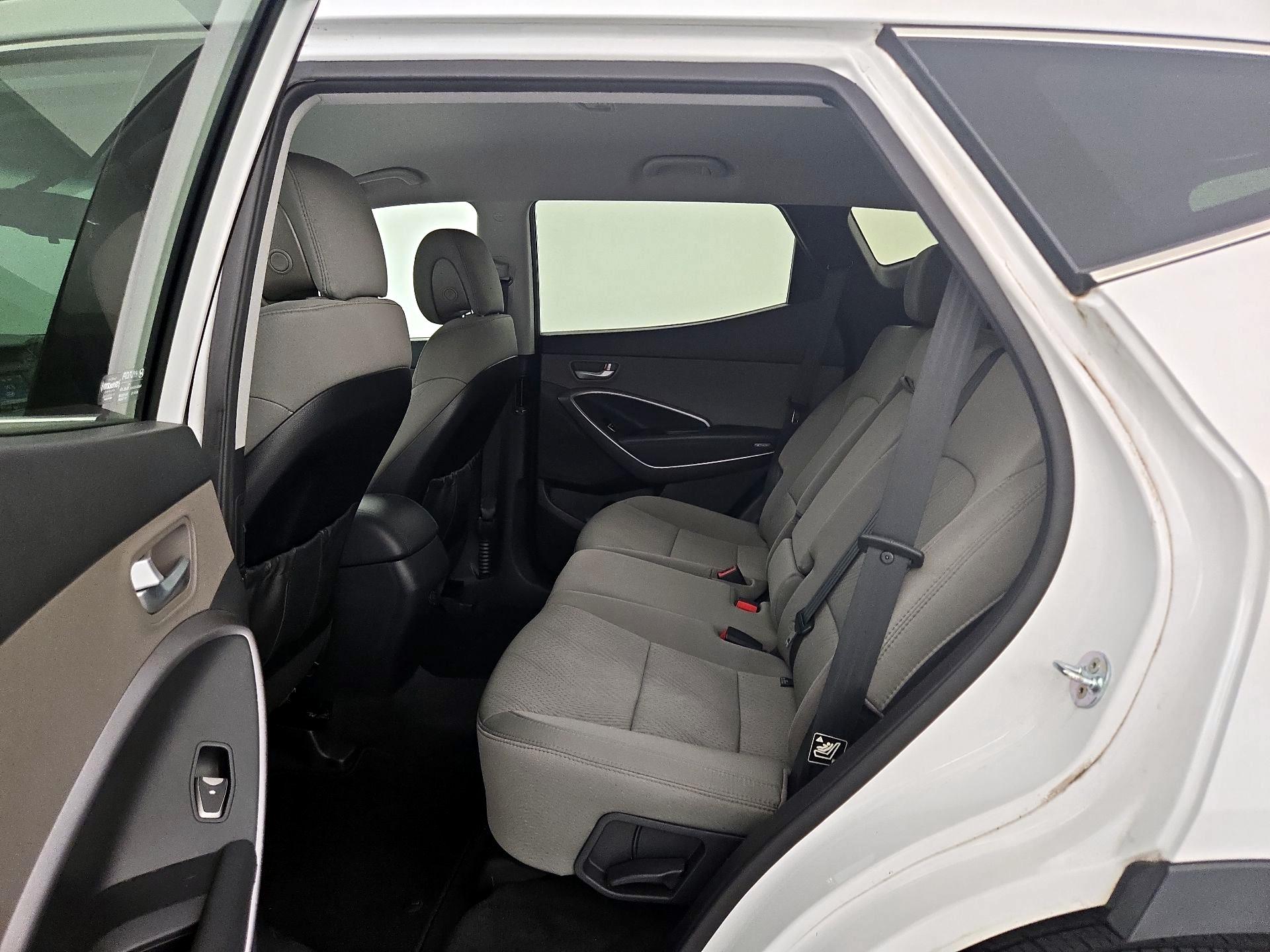 Thumbnail: 2016 Hyundai Santa Fe - 20