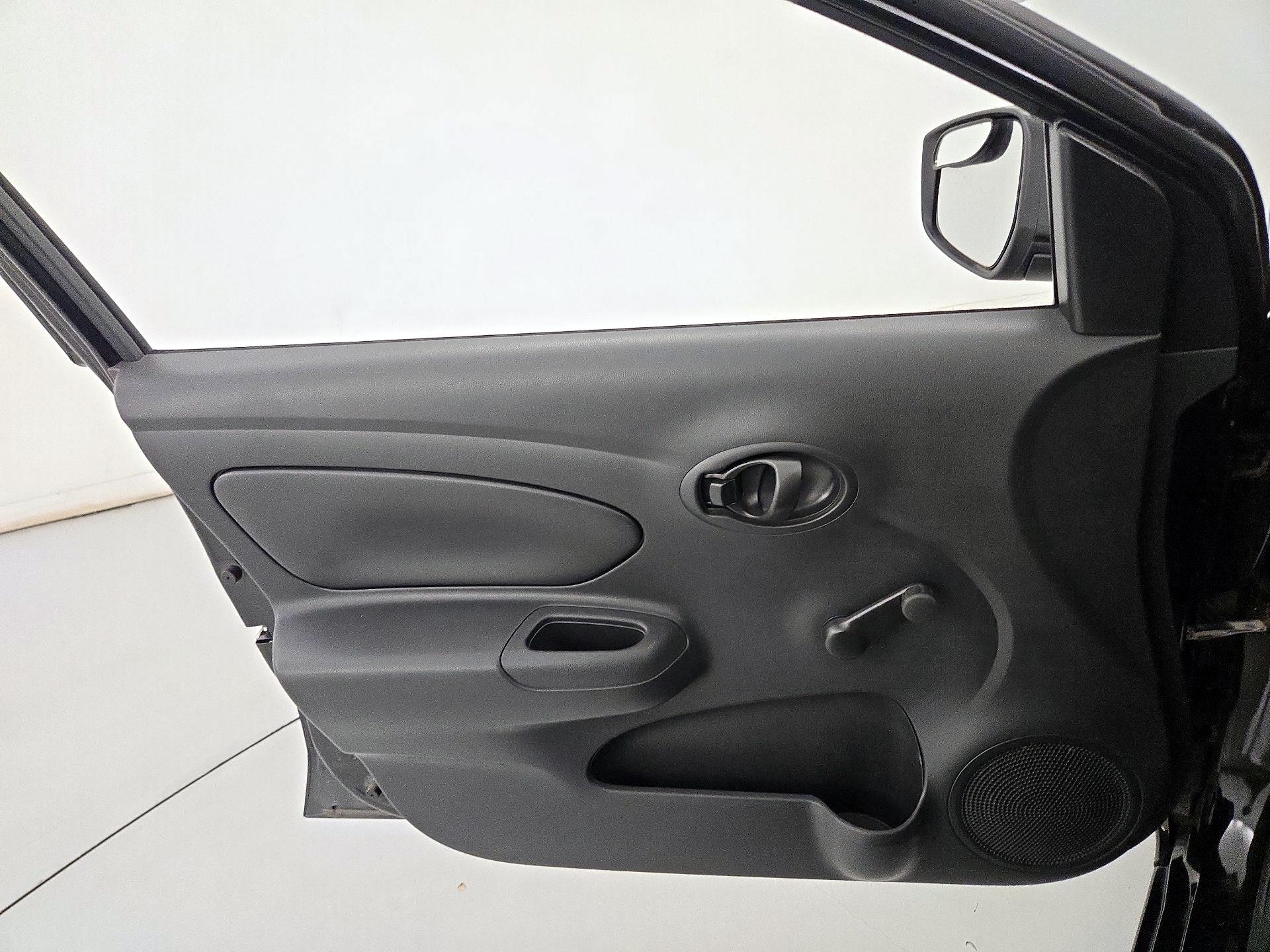 Thumbnail: 2016 Nissan Versa - 12