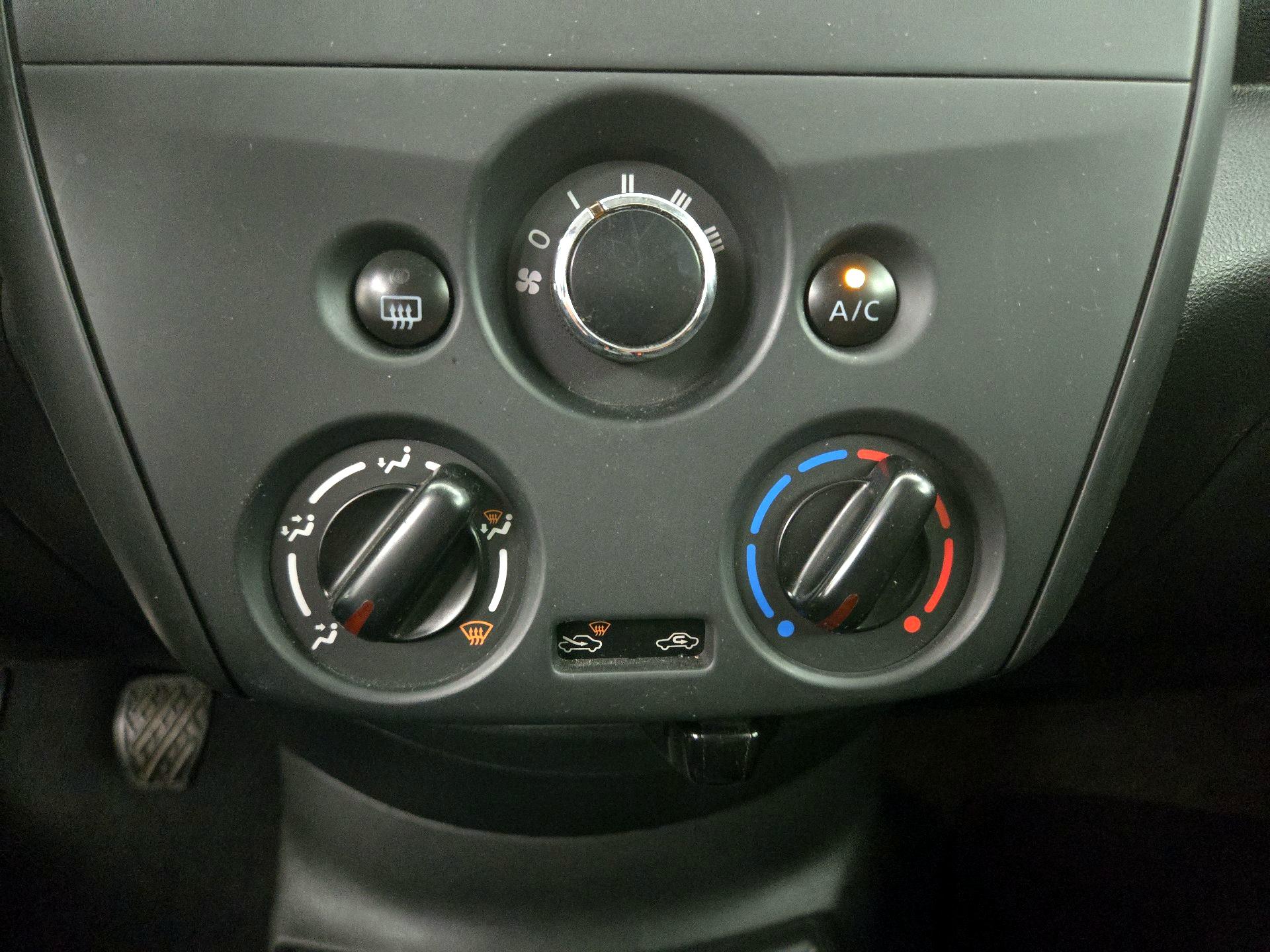 Thumbnail: 2016 Nissan Versa - 15