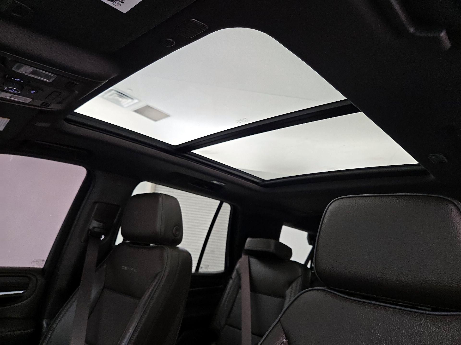 Thumbnail: 2023 GMC Yukon - 19