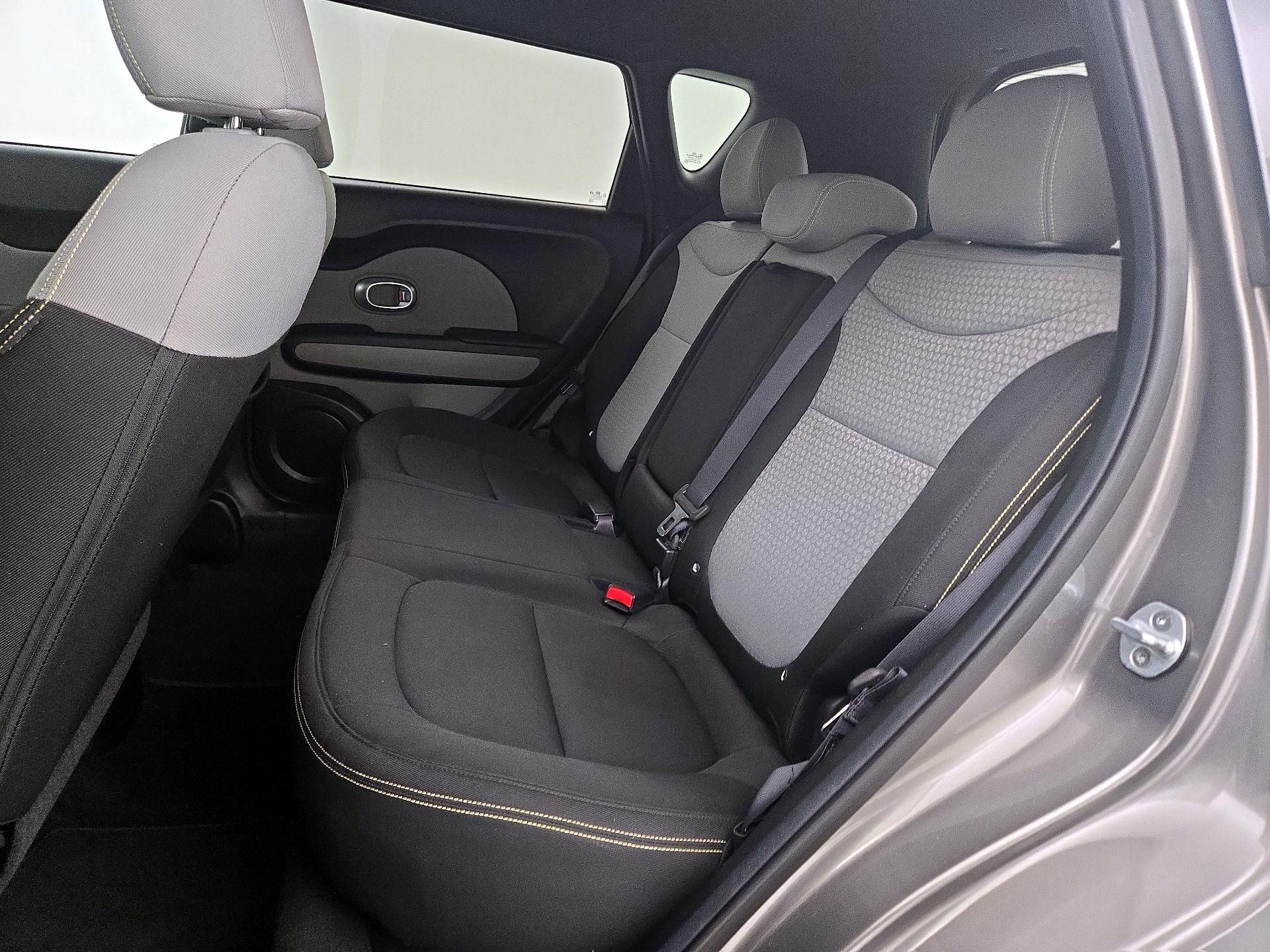 Thumbnail: 2015 Kia Soul - 18