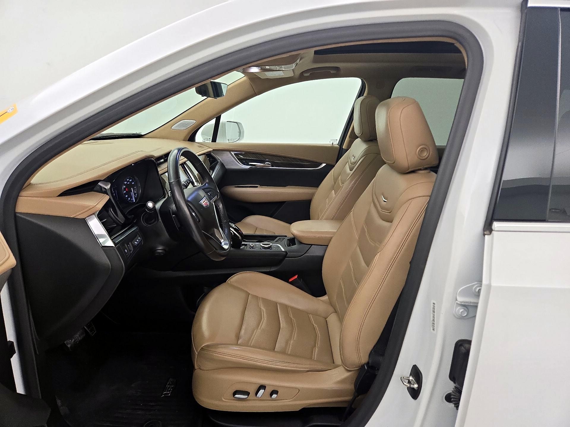 Thumbnail: 2020 Cadillac XT6 - 11