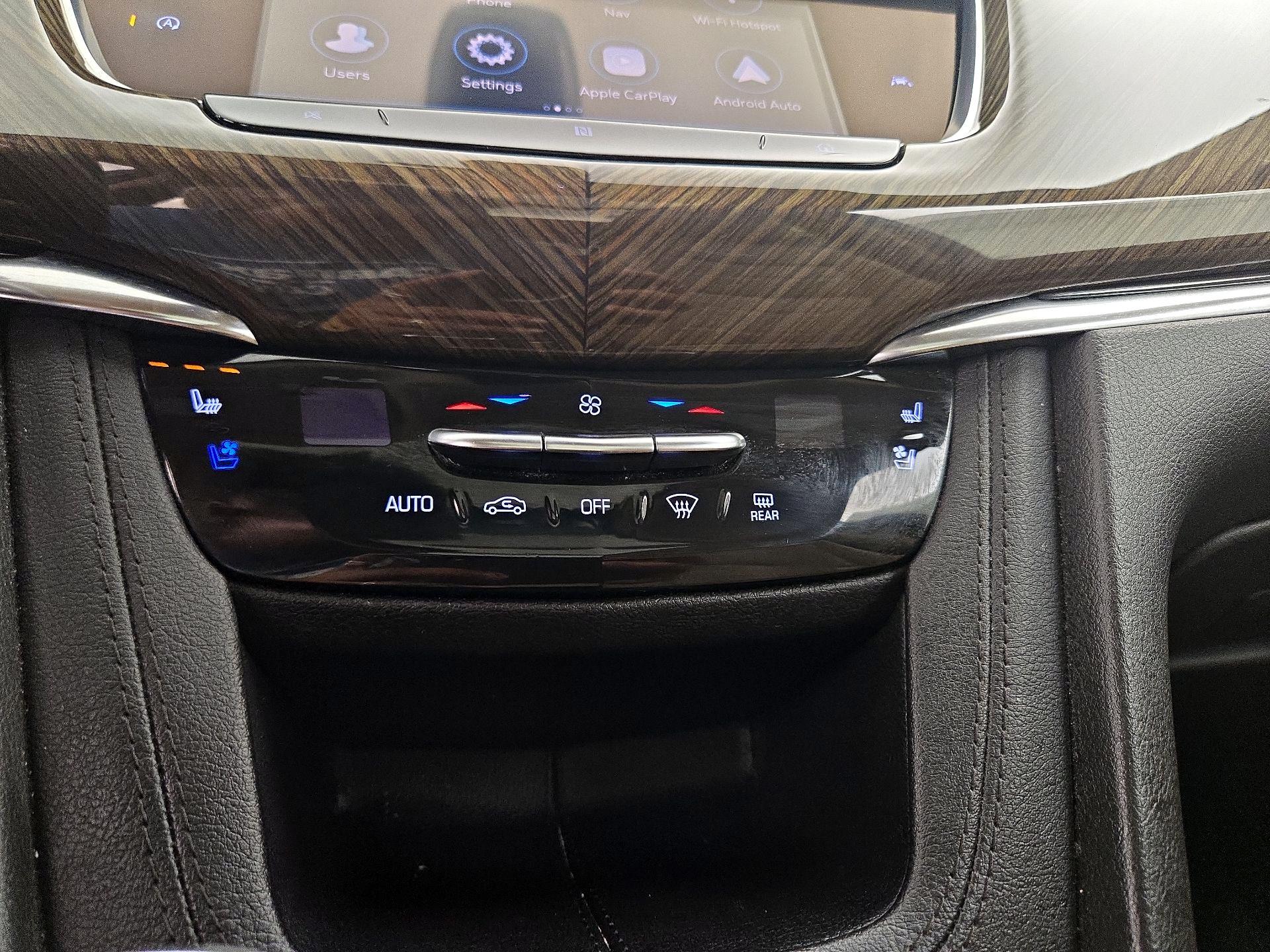 Thumbnail: 2020 Cadillac XT6 - 17