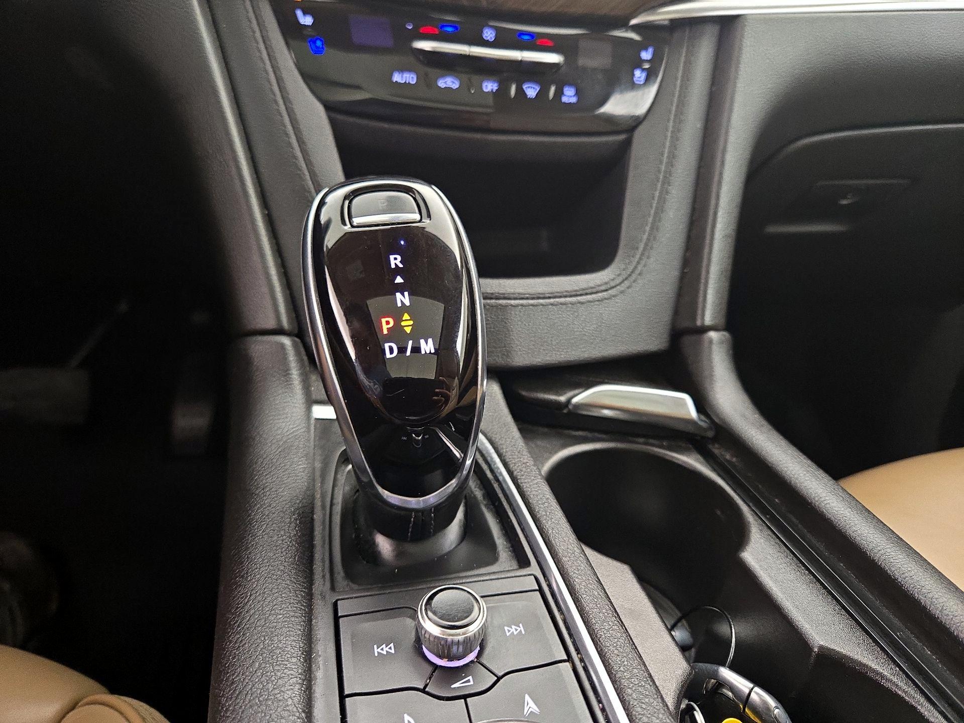 Thumbnail: 2020 Cadillac XT6 - 18