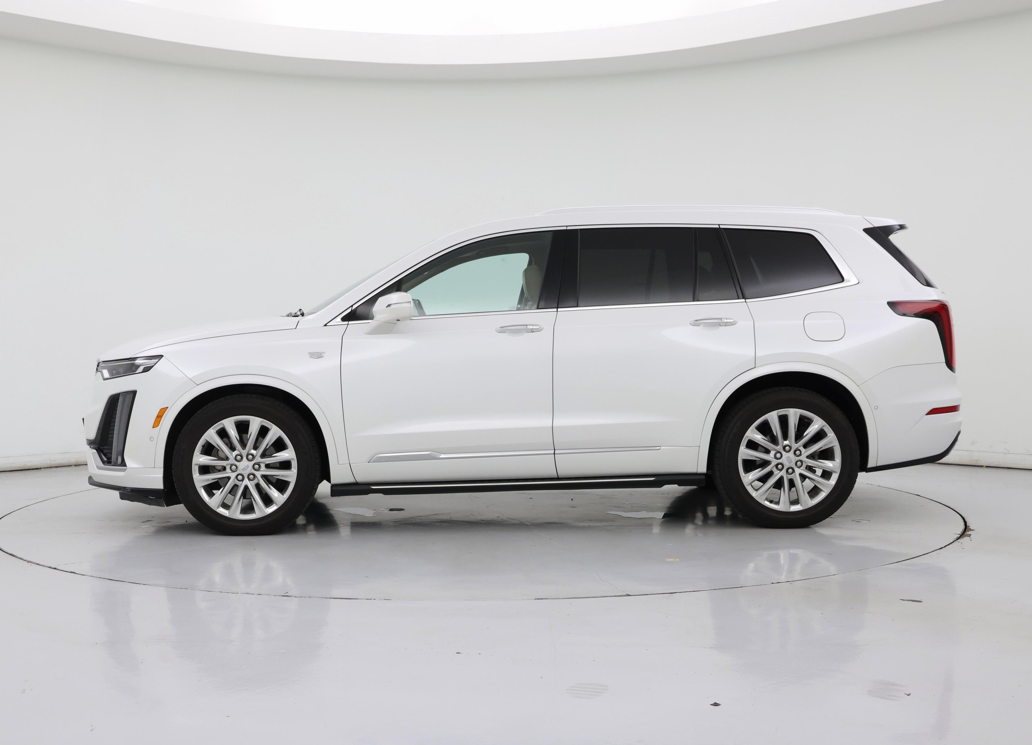 Thumbnail: 2020 Cadillac XT6 - 3