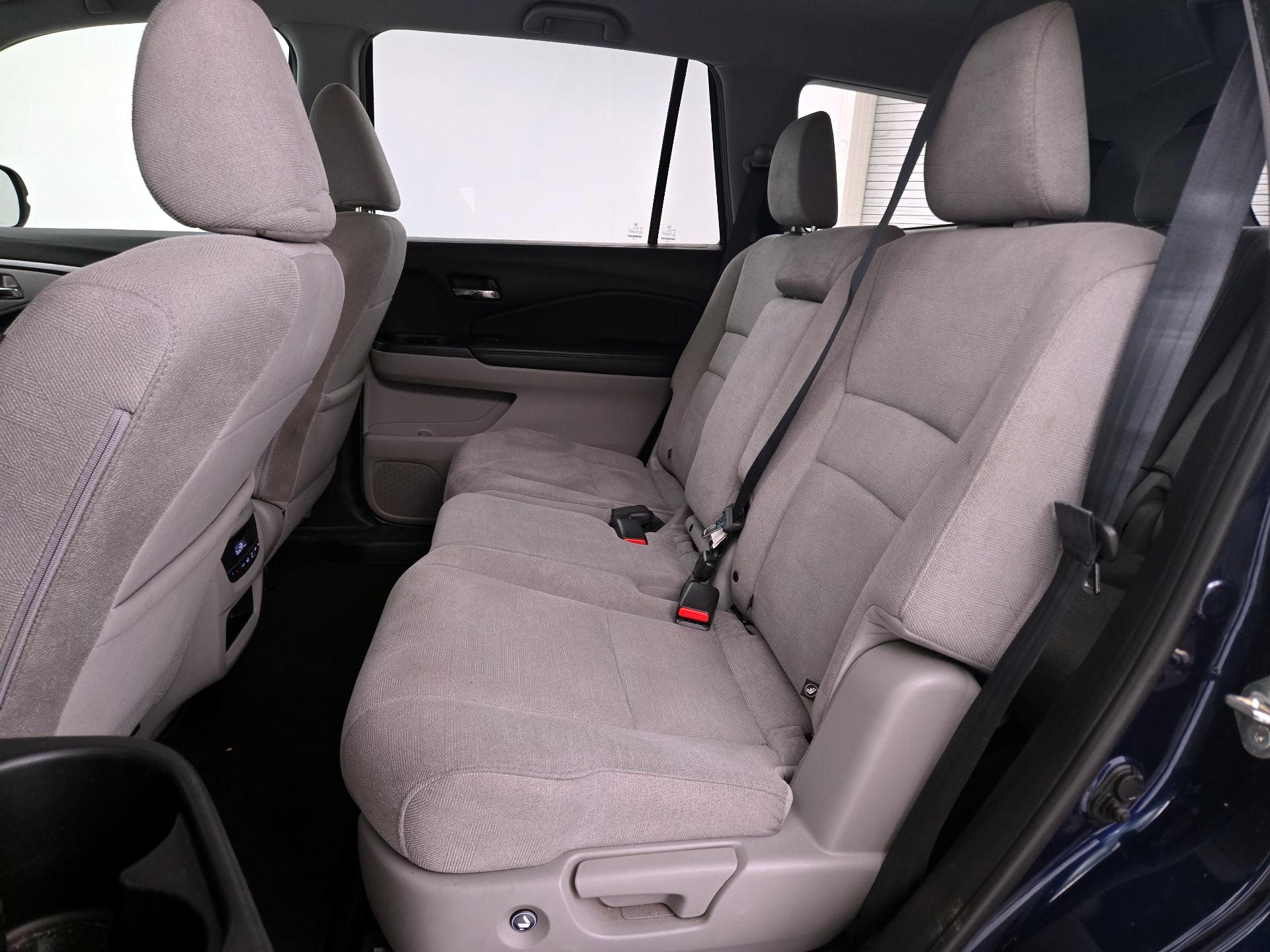 Thumbnail: 2019 Honda Pilot - 19