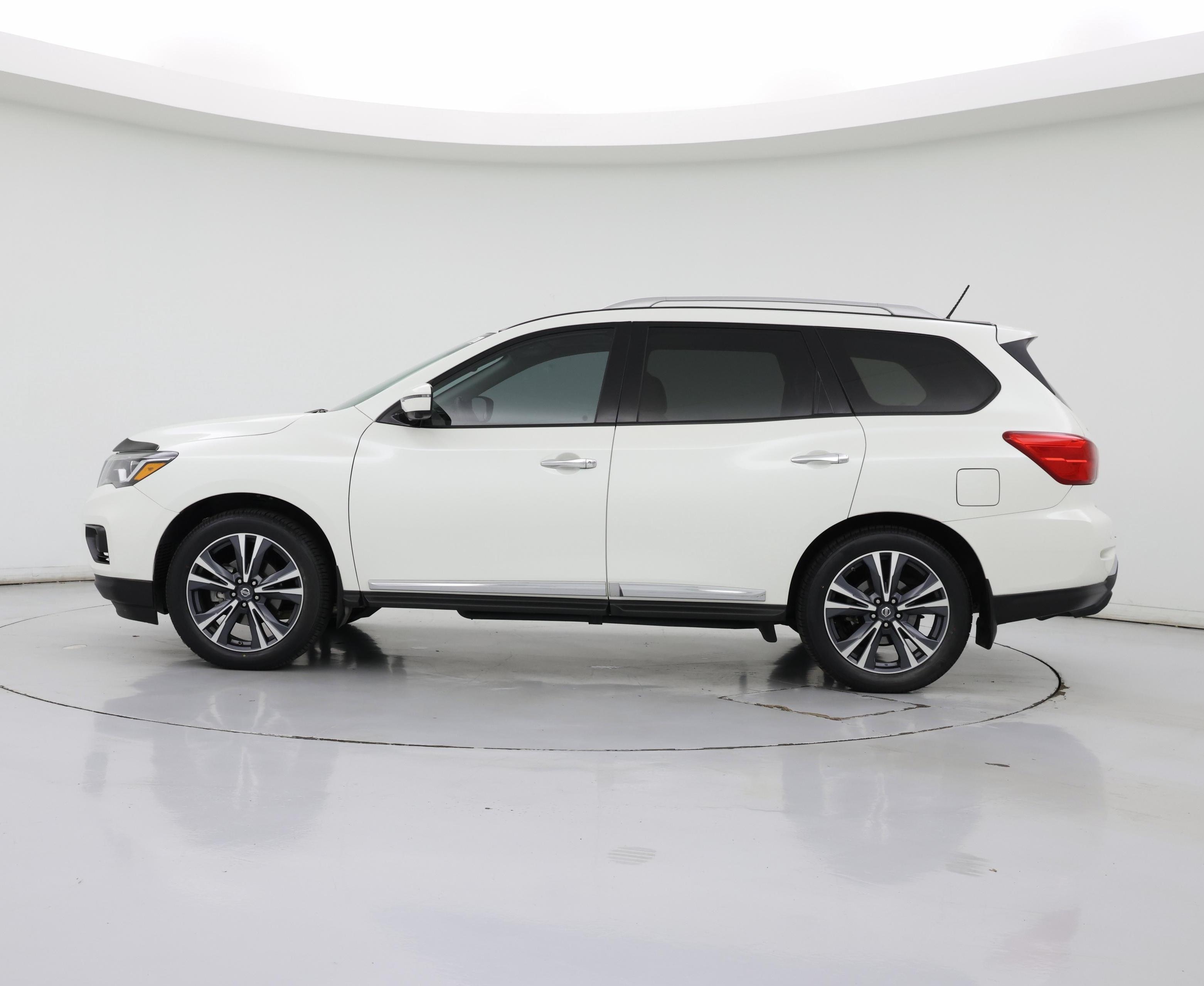 Thumbnail: 2018 Nissan Pathfinder - 3