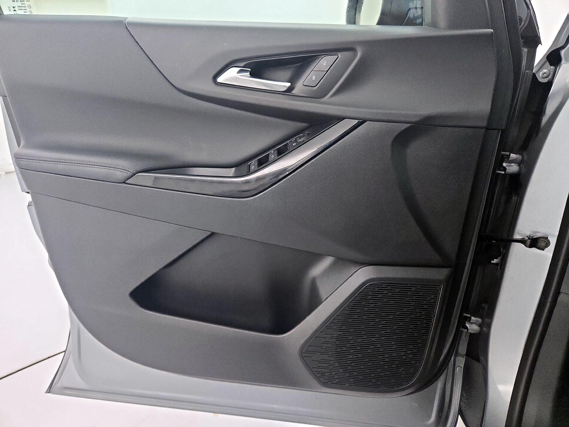 Thumbnail: 2026 Chevrolet Equinox - 12