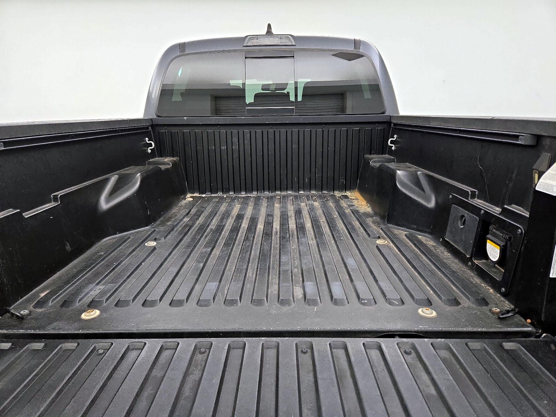 Thumbnail: 2022 Toyota Tacoma - 20