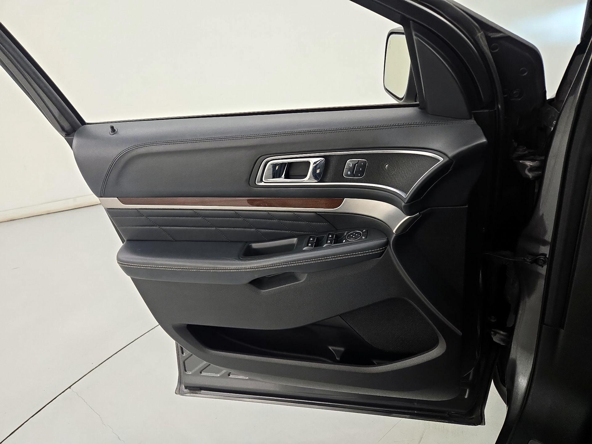 Thumbnail: 2017 Ford Explorer - 12