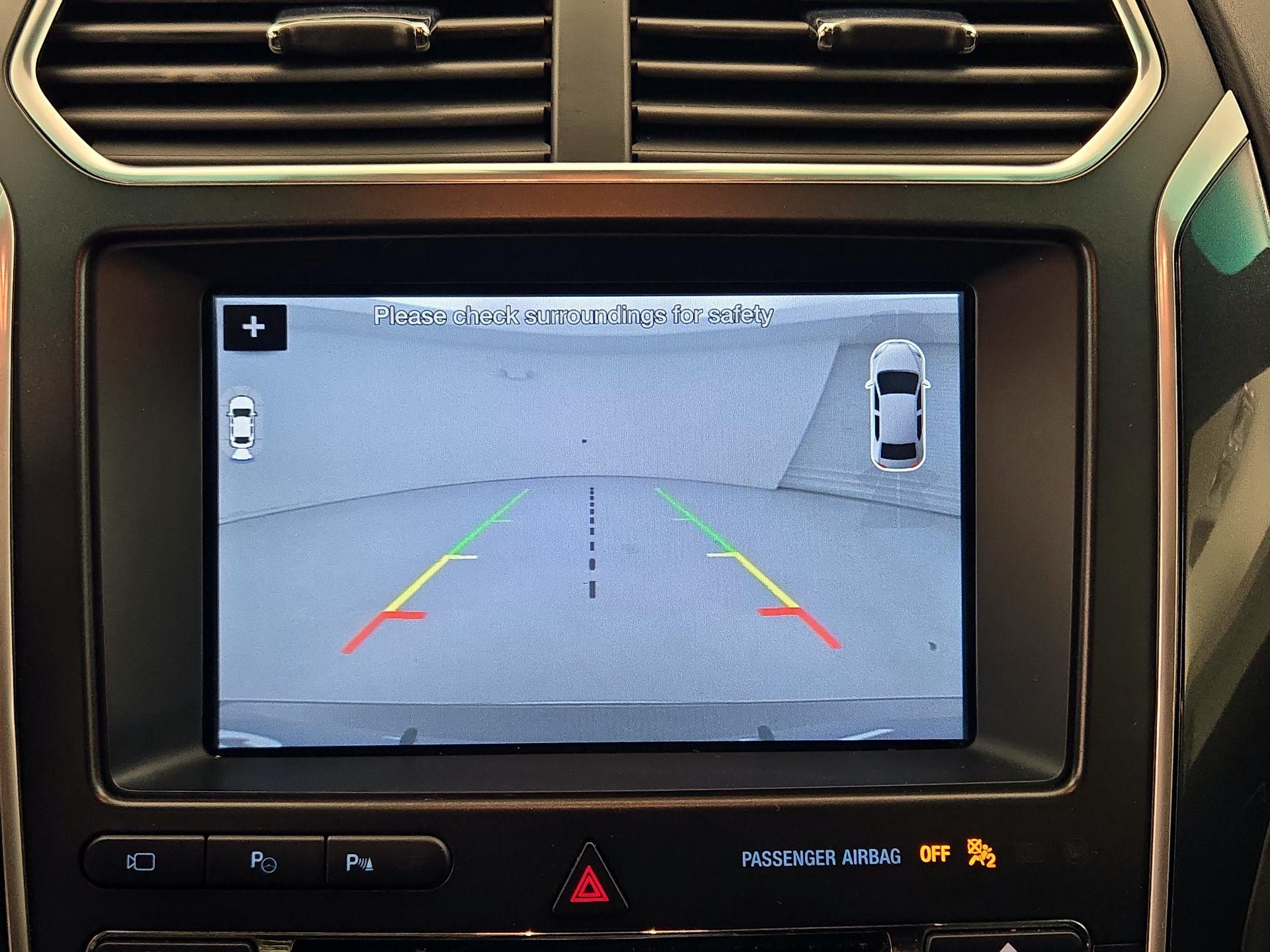 Thumbnail: 2017 Ford Explorer - 15