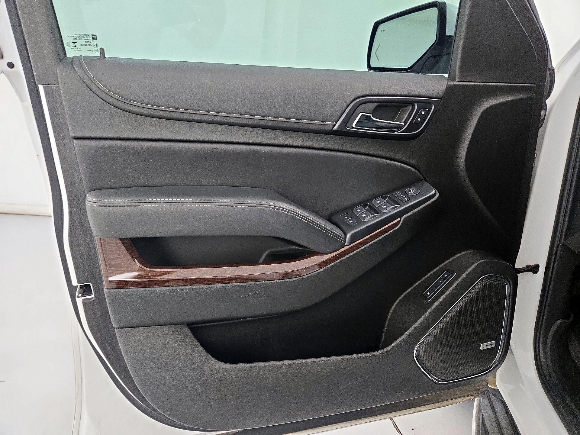 Thumbnail: 2019 GMC Yukon XL - 12