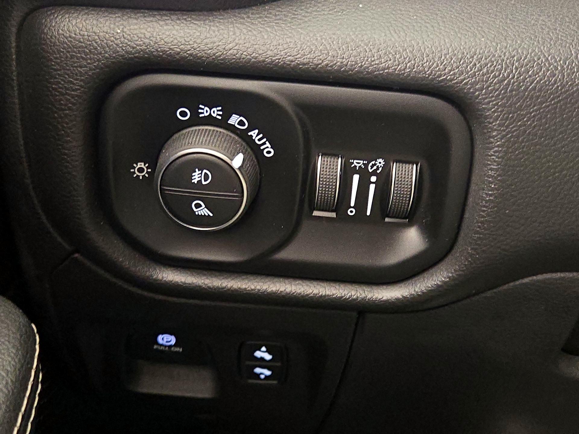 Thumbnail: 2021 RAM 1500 - 13