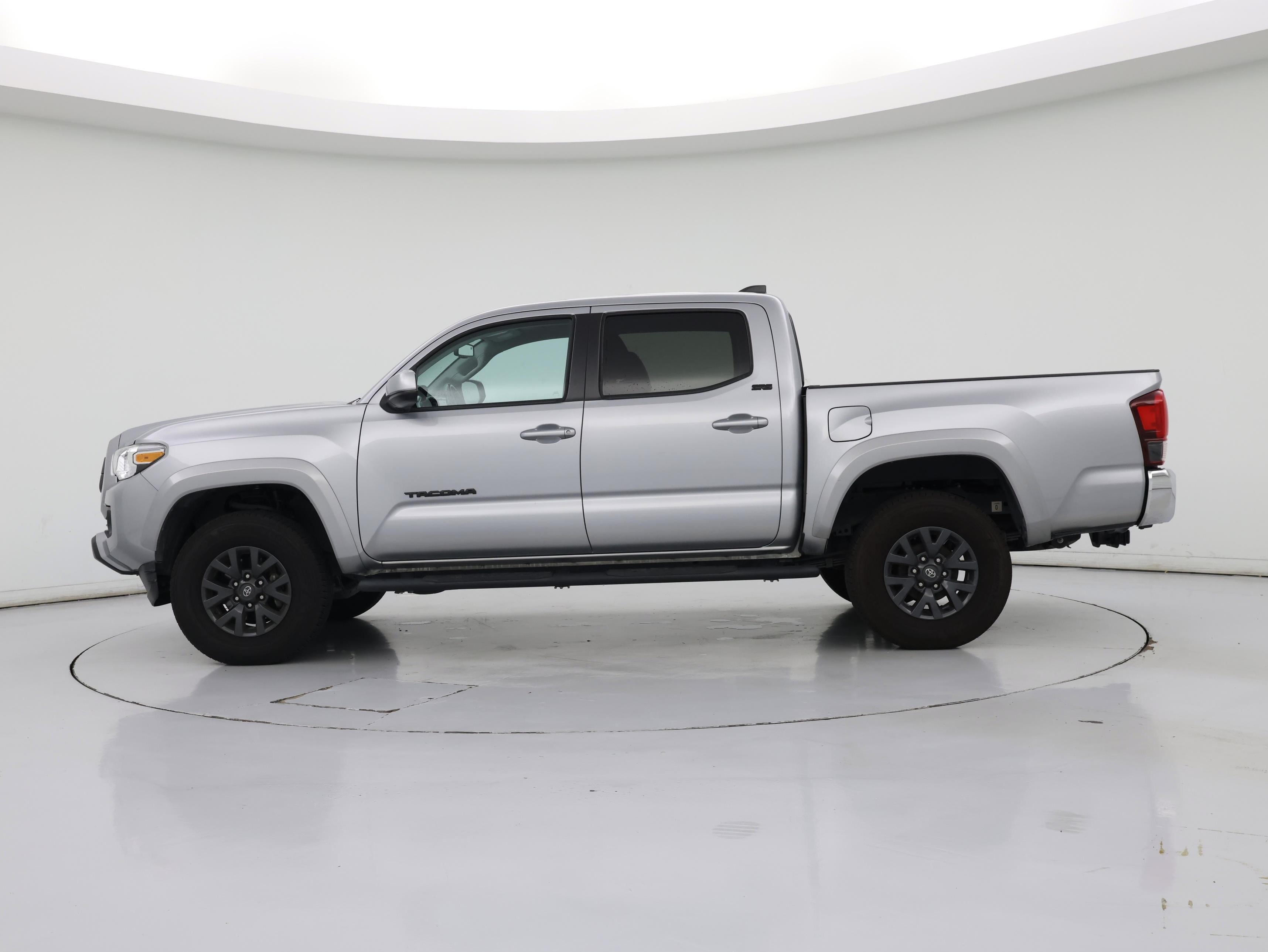 Thumbnail: 2021 Toyota Tacoma - 3