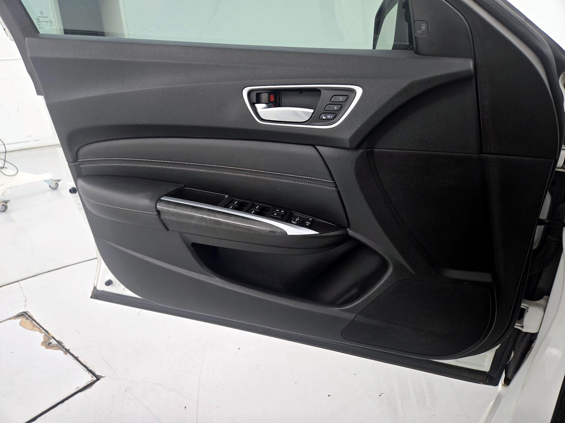 Thumbnail: 2018 Acura TLX - 12