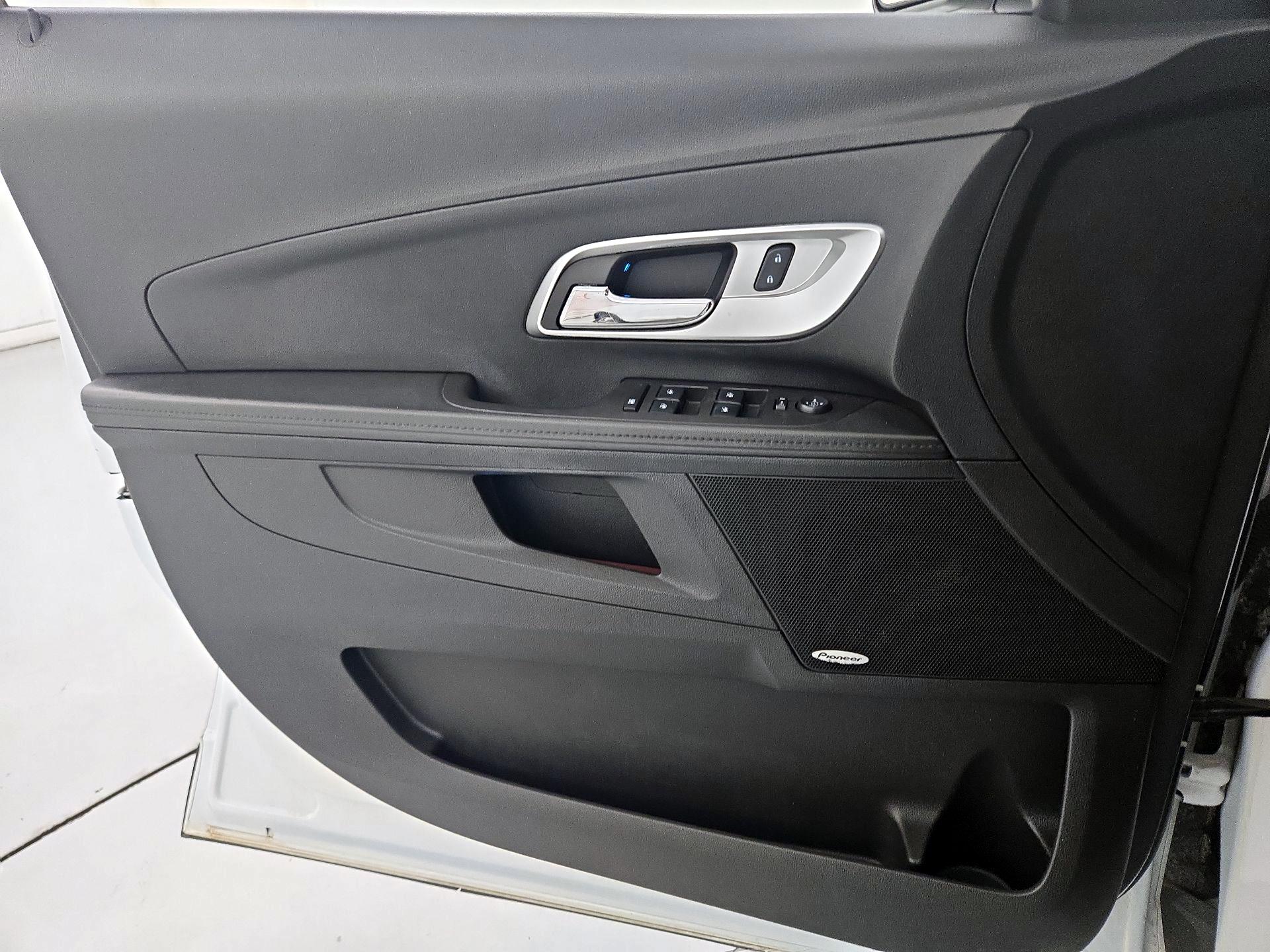 Thumbnail: 2017 Chevrolet Equinox - 12